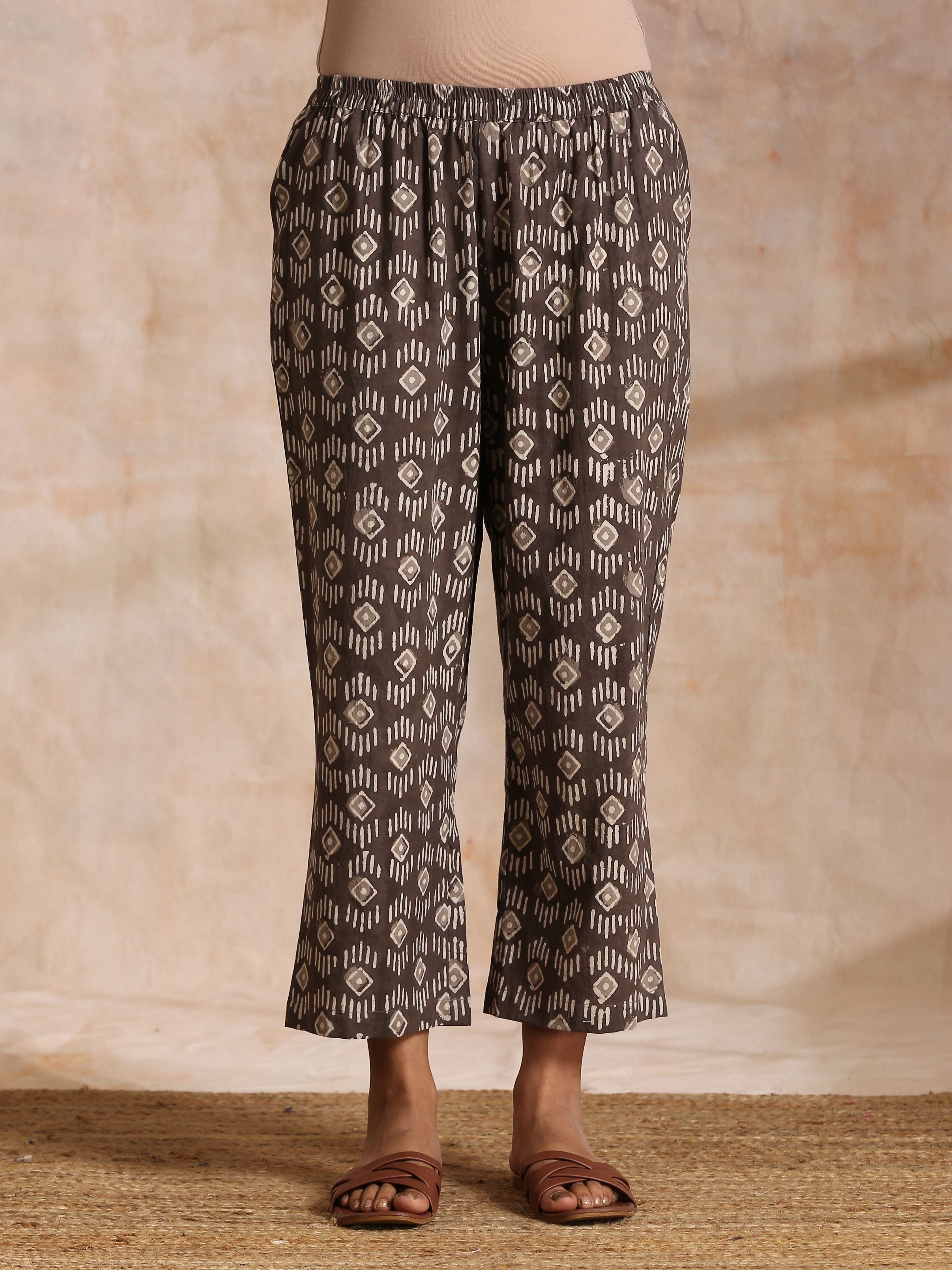 trueBrowns Clay Dabu Buta Print Cotton Front Neck Gathered Kurta Pant Set