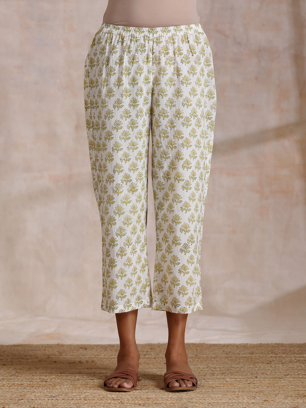 trueBrowns Green Buta On Off White Block Print Cotton Slit Gathered Kurta Set