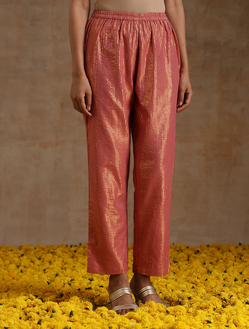 trueBrowns Blush Gold Cotton Relaxed High-Low Kurta Set
