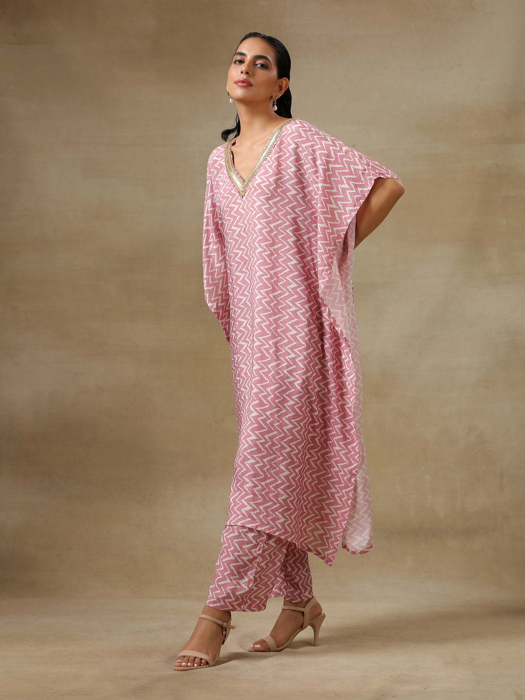 trueBrowns Light Mauve Bandhani Printed Silk Kaftan Kurta Pant Set