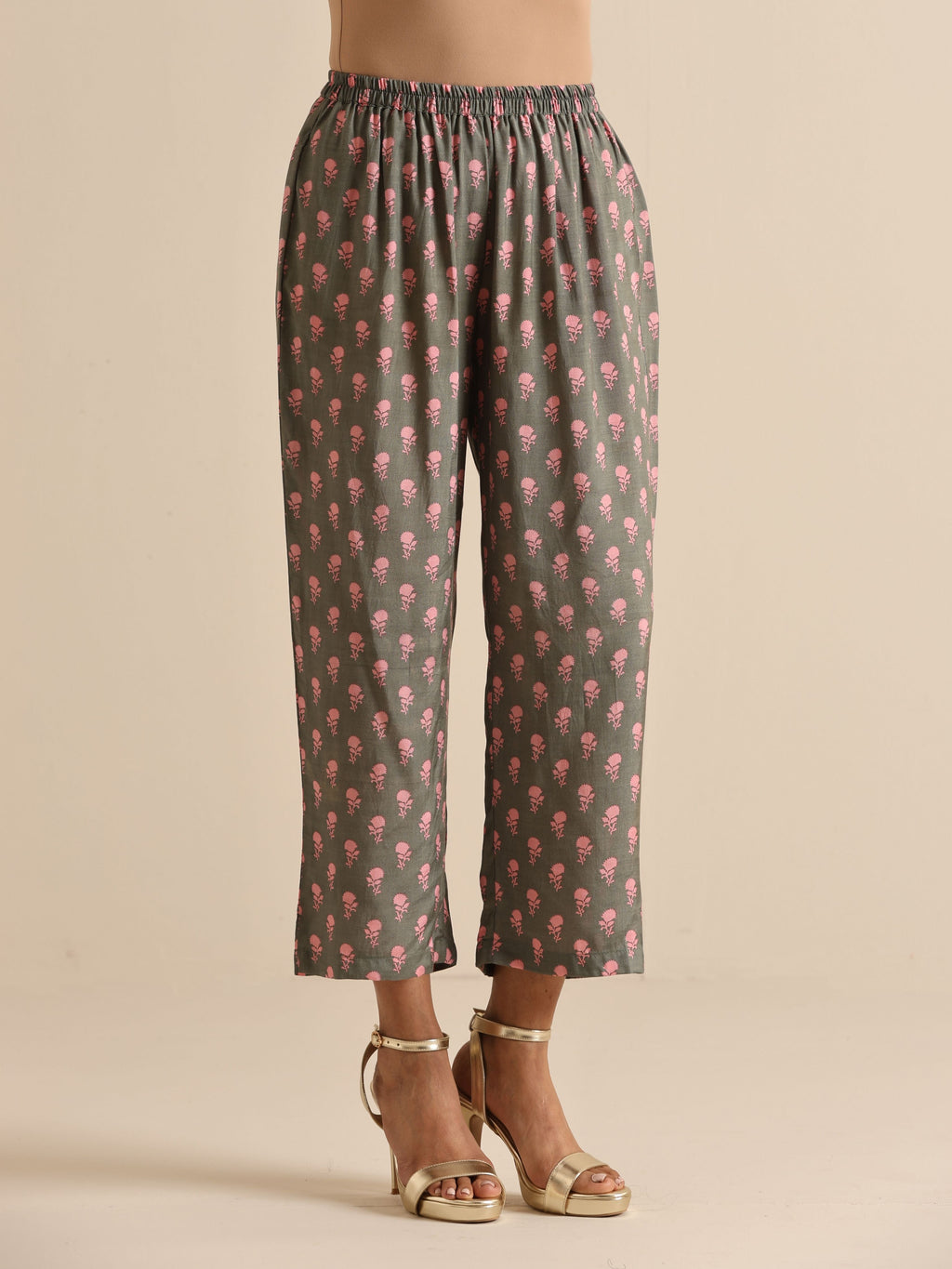 trueBrowns Grey Floral Silk Printed Co-Ord Set