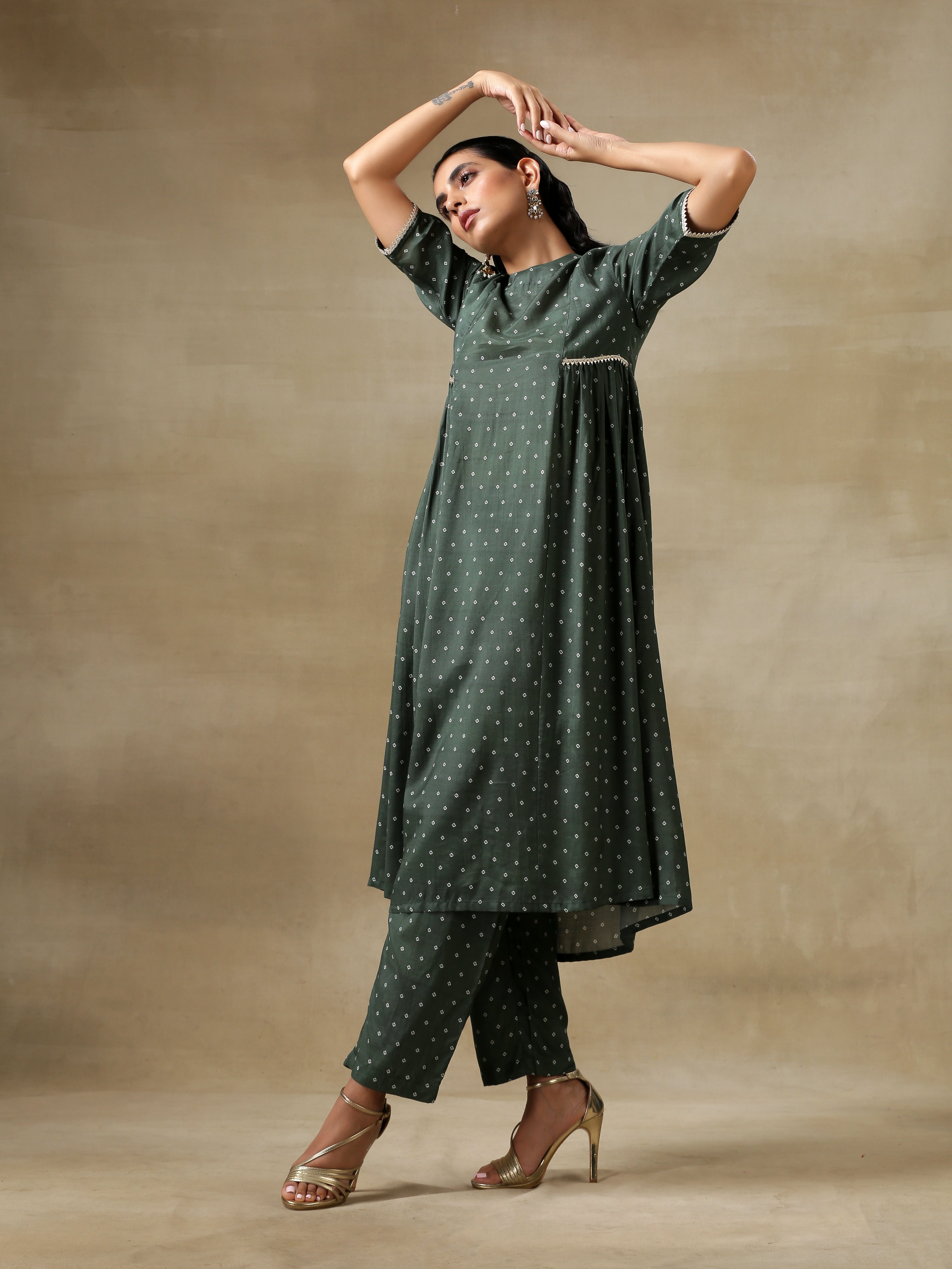 trueBrowns Dark Green Bandhani Printed Silk Side Gathered Kurta Pant Set