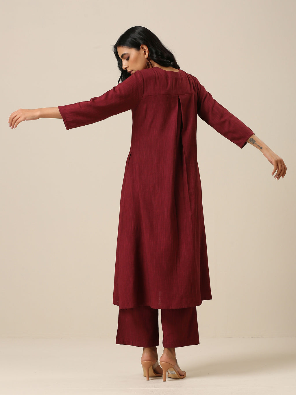 trueBrowns Ruby Wine Slub Texture Back Pleat Kurta Pant Set