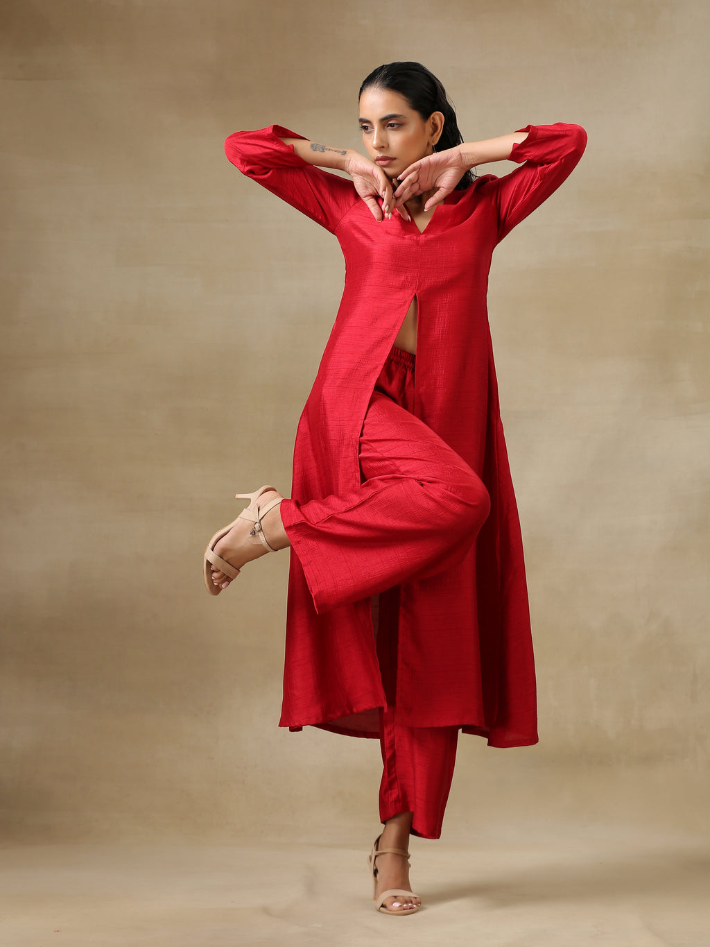 trueBrowns Maroon Textured Silk Front Slit Kurta Pant Set