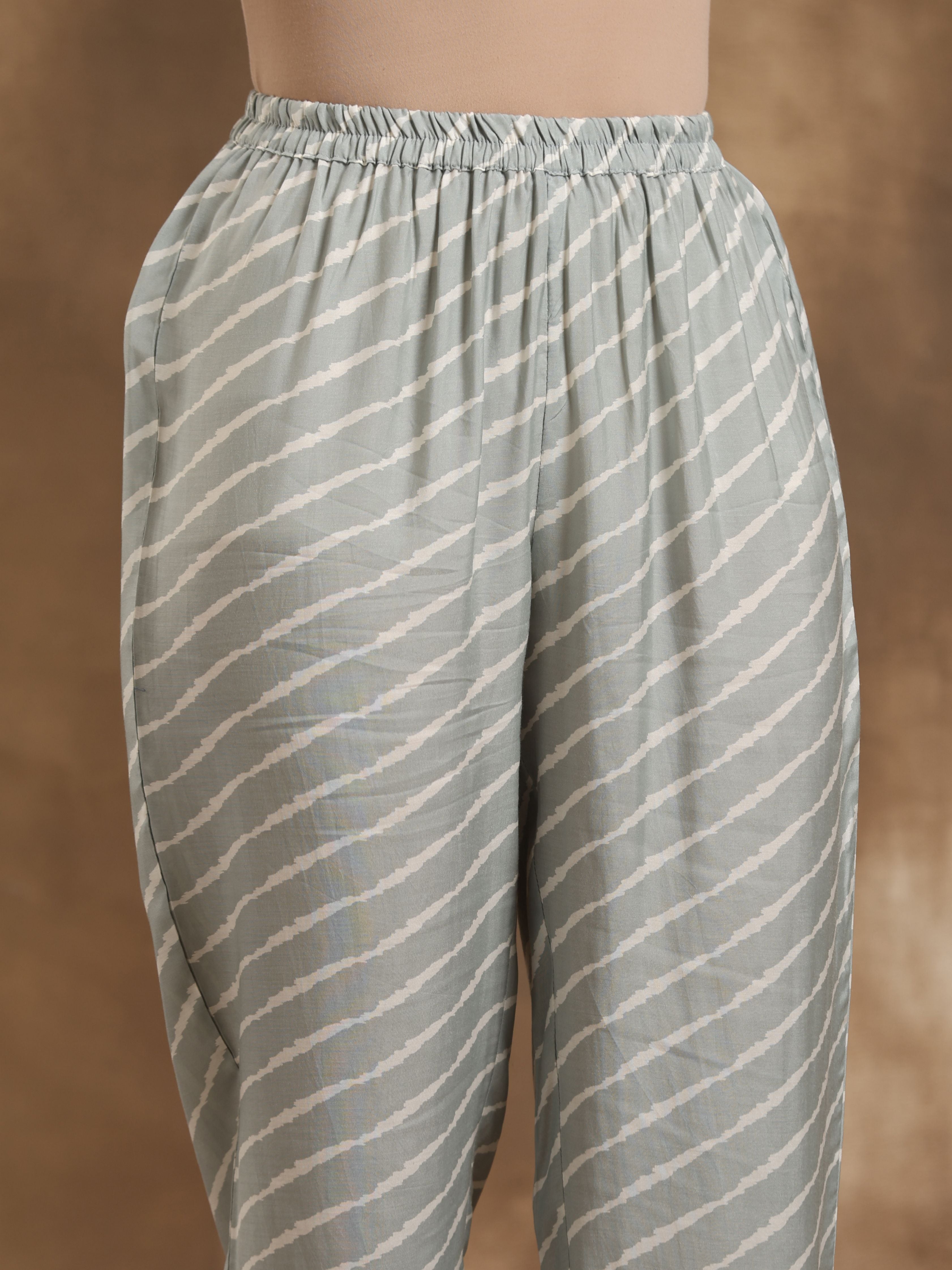 trueBrowns Grey Lehariya Printed Silk Co-Ord Set