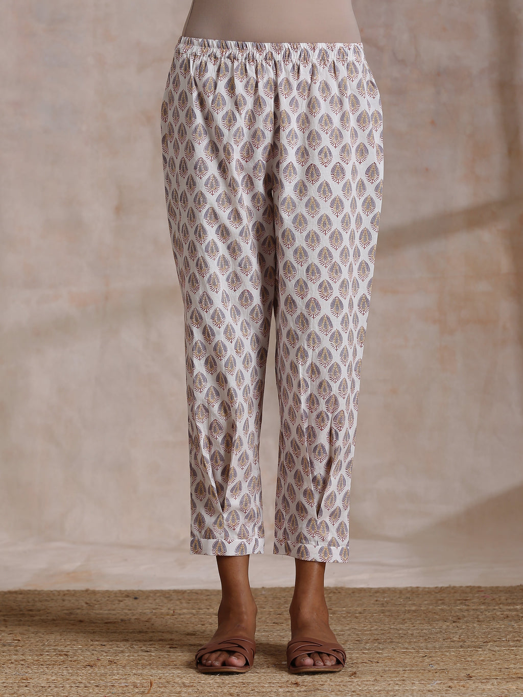 trueBrowns White With Grey Buta Block Print Cotton Sleeveless Co-Ord Set