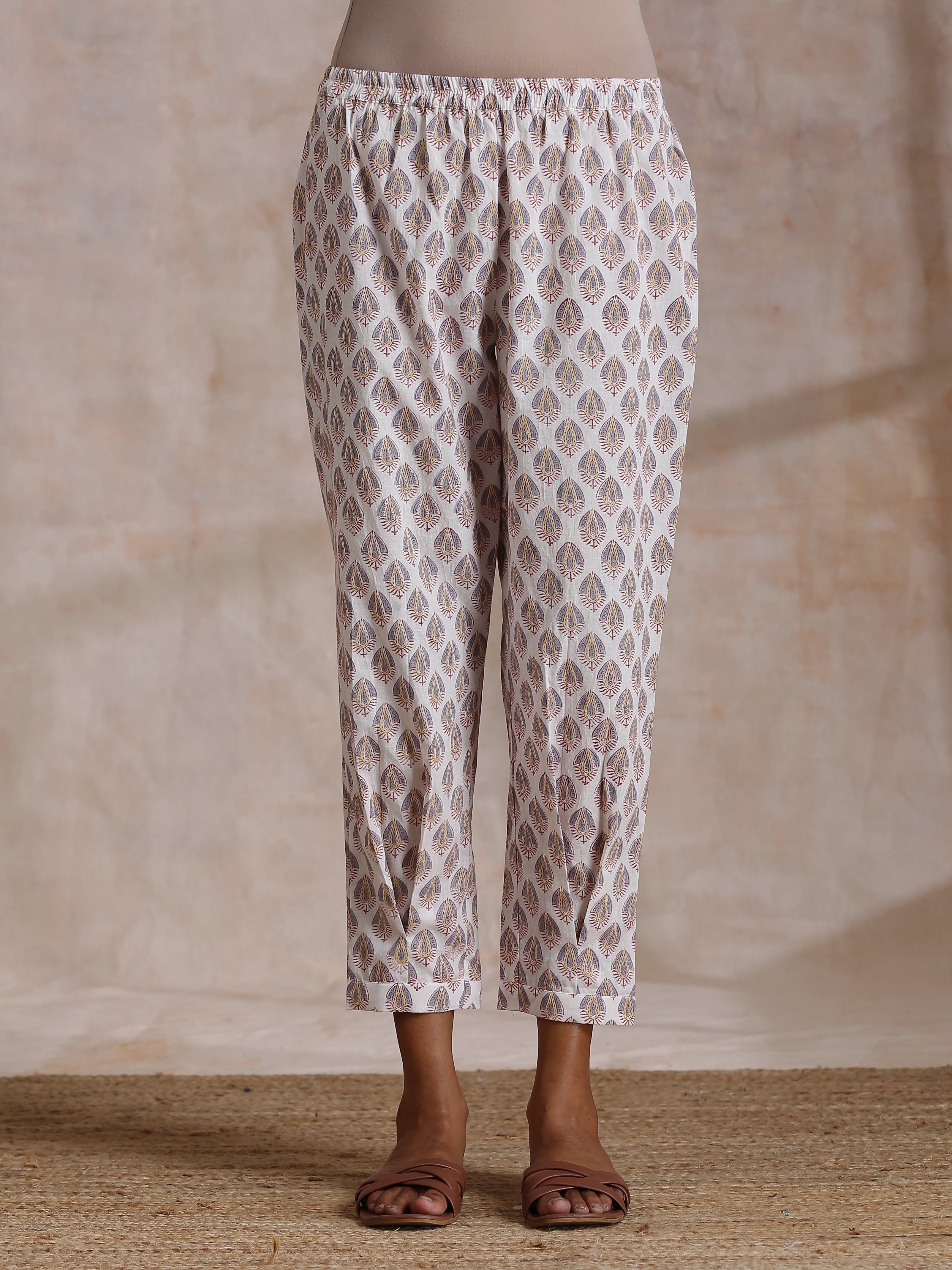 trueBrowns White With Grey Buta Block Print Cotton Sleeveless Co-Ord Set