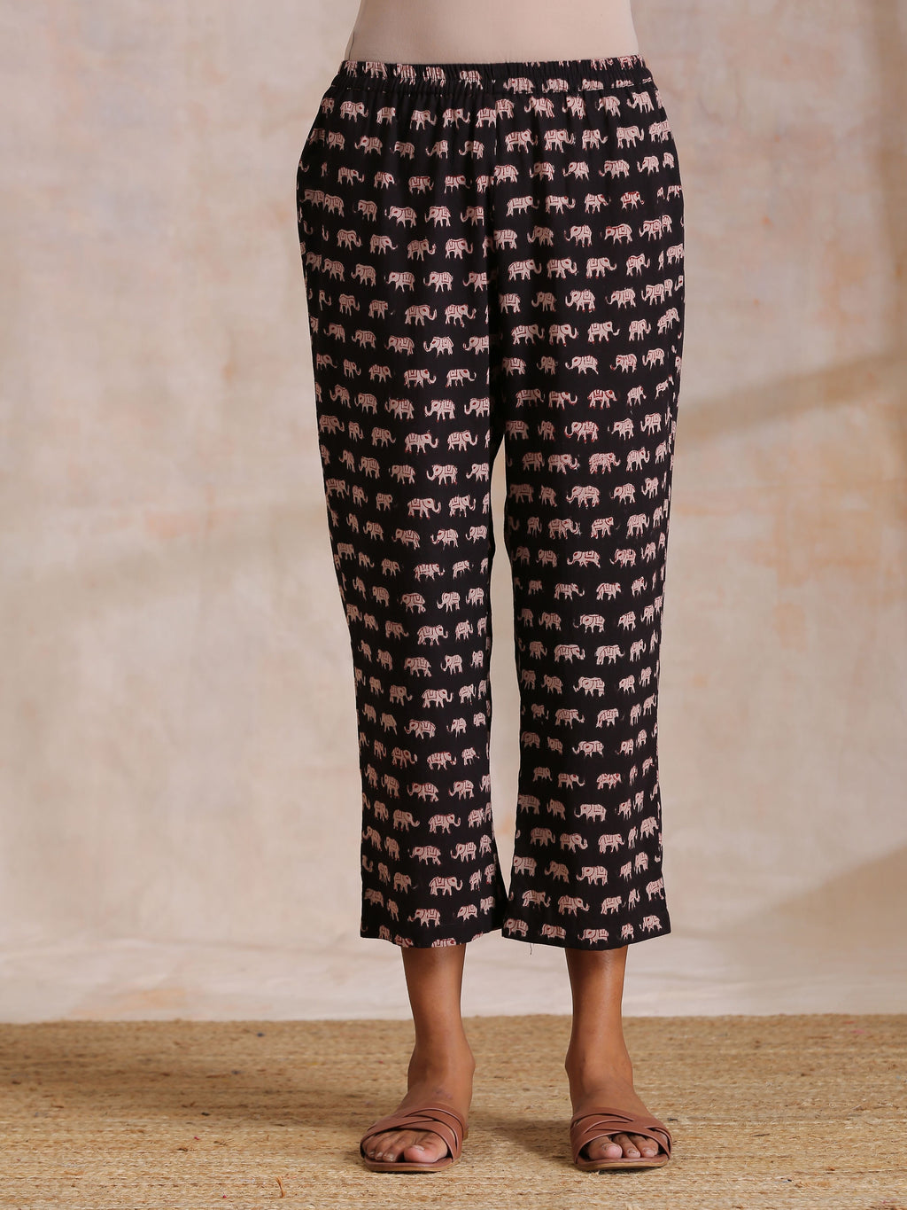 trueBrowns Black Elephant Bagru Print Cotton Kaftan Co-Ord Set