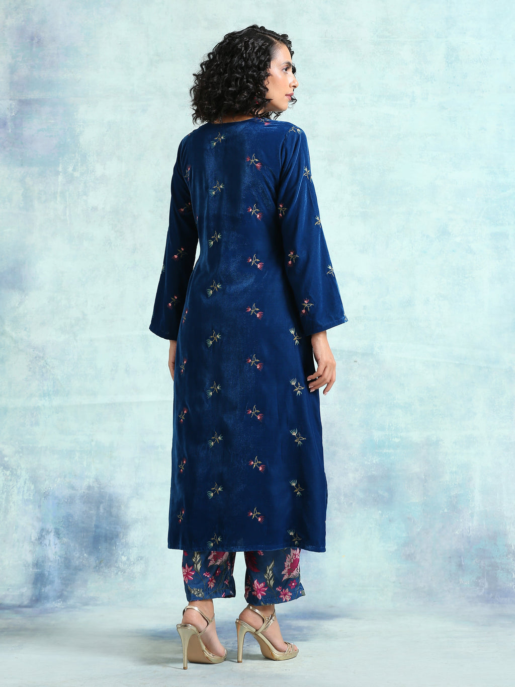 trueBrowns Blue Embroidered Velvet High Slit Kurta
