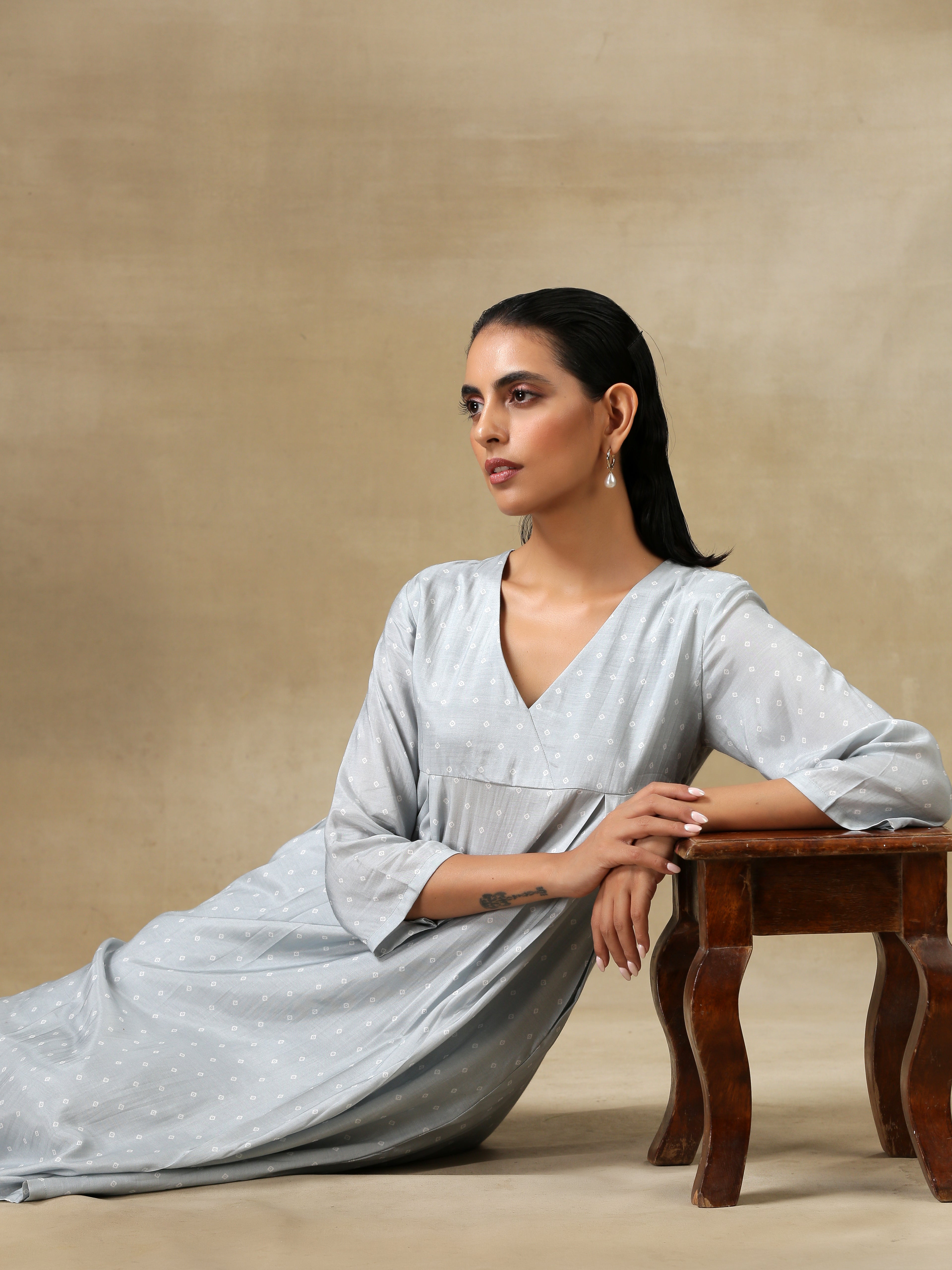 trueBrowns Grey Bandhani Printed Silk Yoke Kurta Pant Set