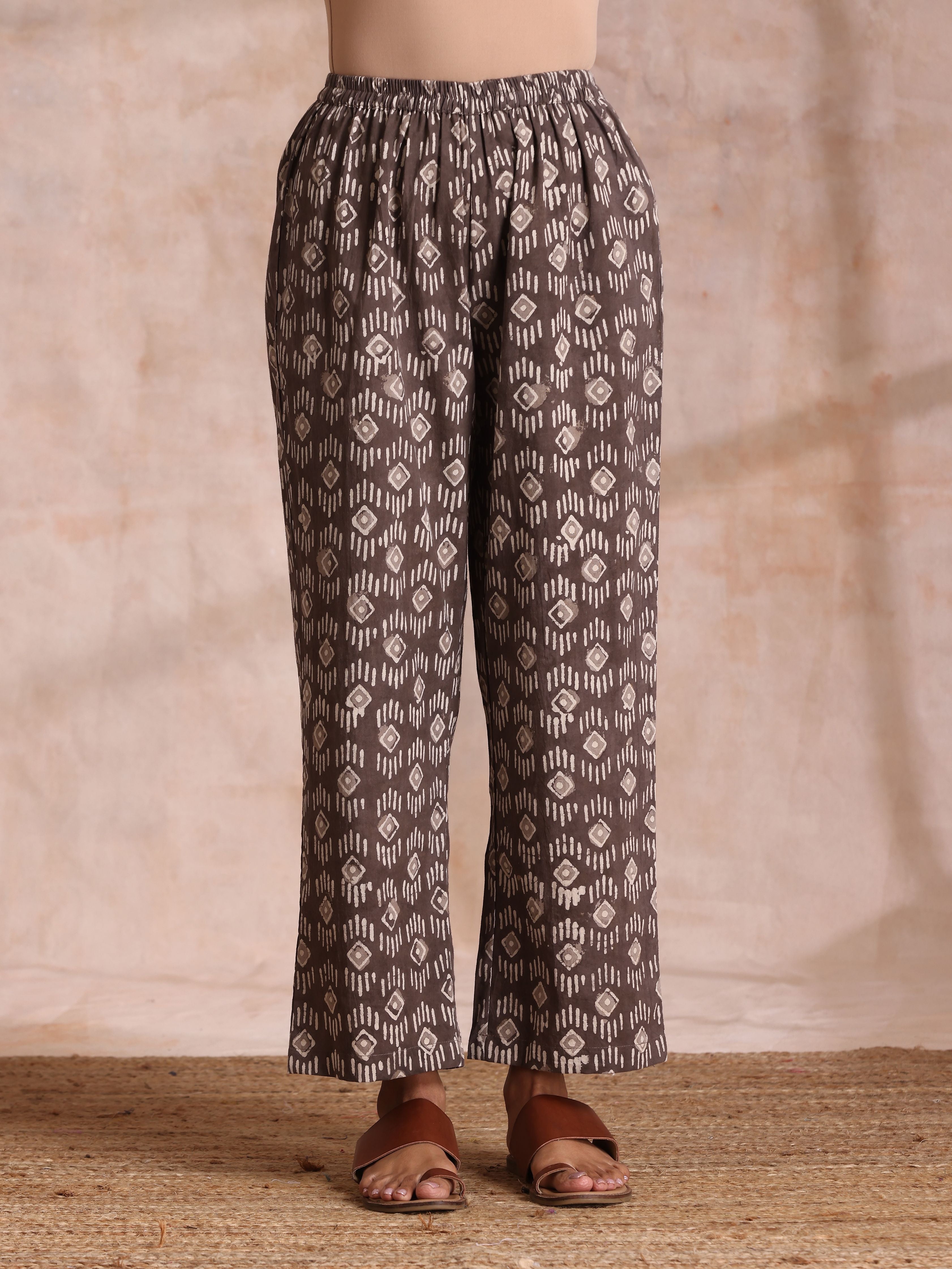 trueBrowns Clay Dabu Geometric Print Cotton Pleated Co-Ord Set