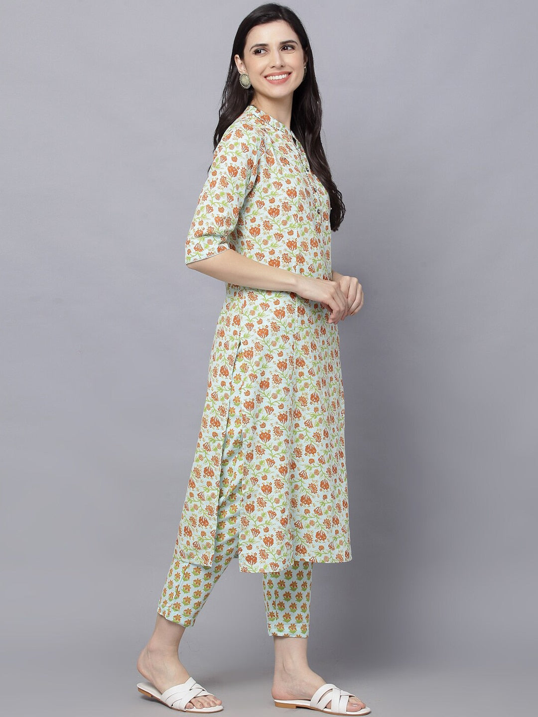 HERE&NOW Women Green Floral Printed Kurta with Trousers