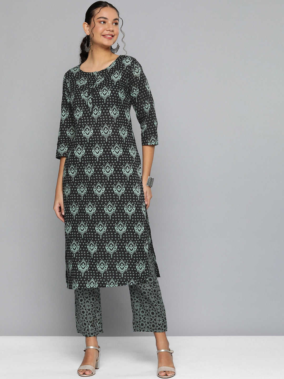 HERE&NOW Women Black & Green Printed Pure Cotton Kurta with Trousers