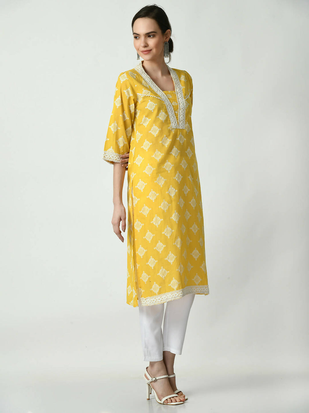 Myshka Women's Yellow Straight Kurta & Trousers