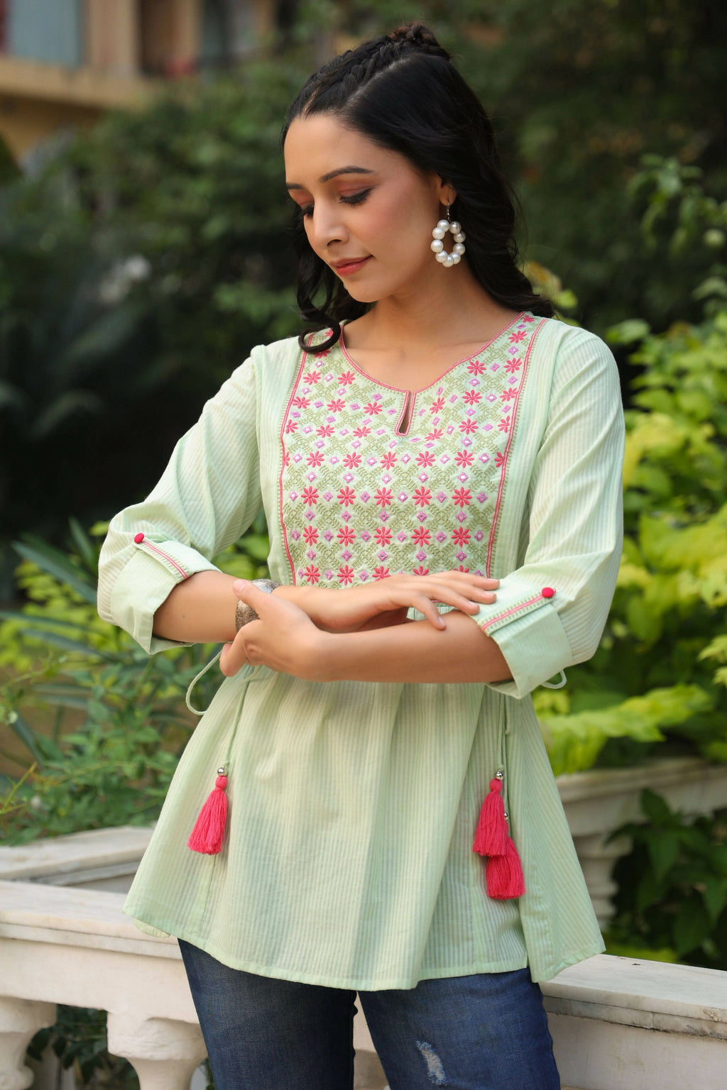 Juniper Women's Green Cotton Dobby Solid Embroidered Straight Tunic