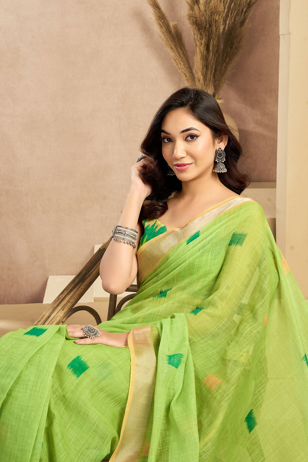 Vastranavya Mint Green Digital Printed Linen Ready To Wear Pocket Saree with Unstitched Blouse