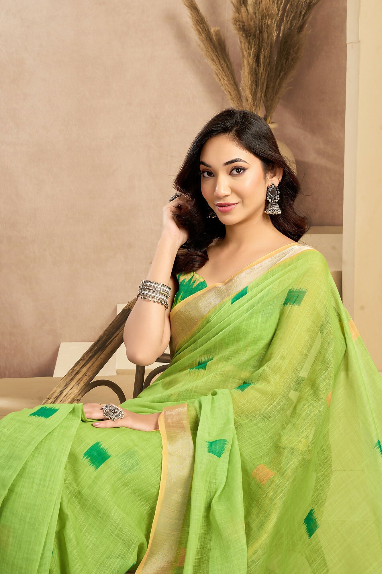 Vastranavya Mint Green Digital Printed Linen Ready To Wear Pocket Saree with Unstitched Blouse
