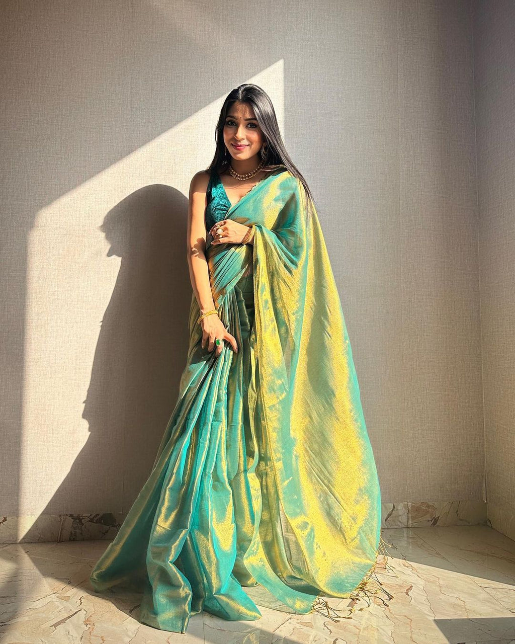 Lorenvalley Fashion Bollywood Sheded Rama Fendy Silk Wedding And Partywear Saree