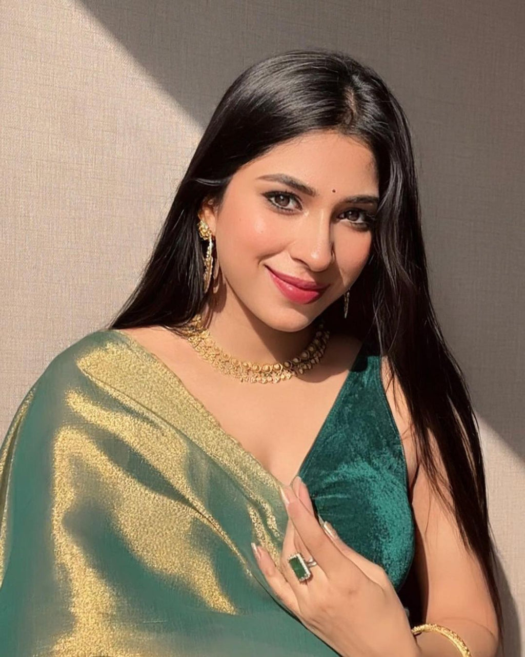Lorenvalley Fashion Bollywood Sheded Rama Fendy Silk Wedding And Partywear Saree
