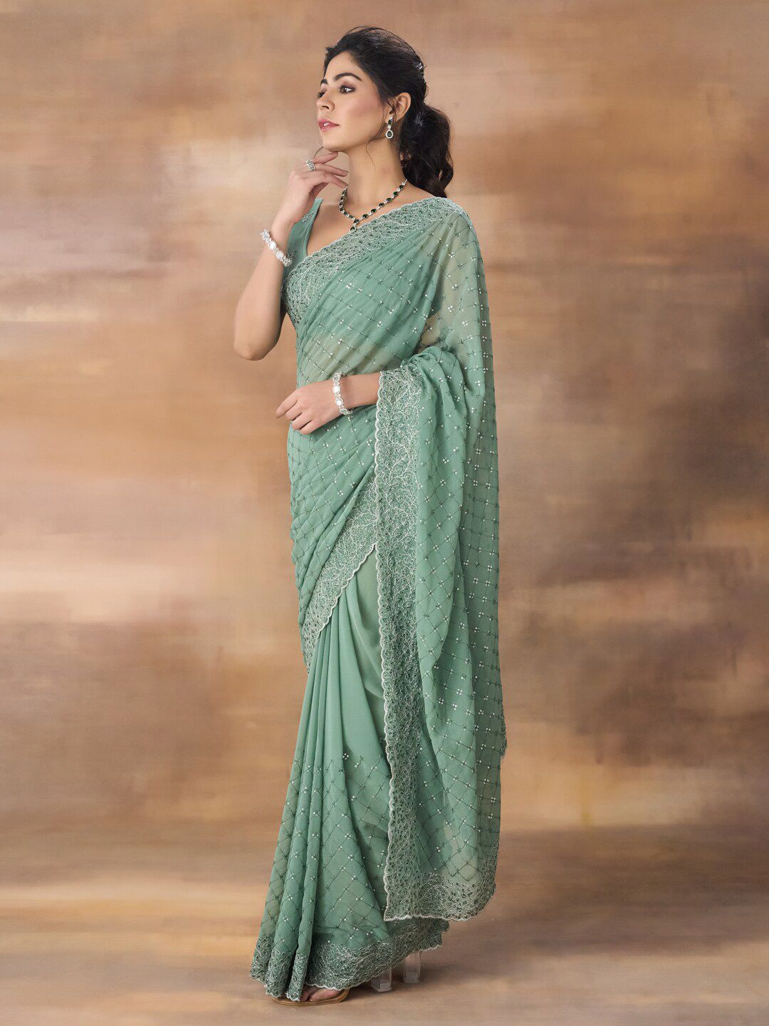 kasee Floral Embroidered Belted Saree