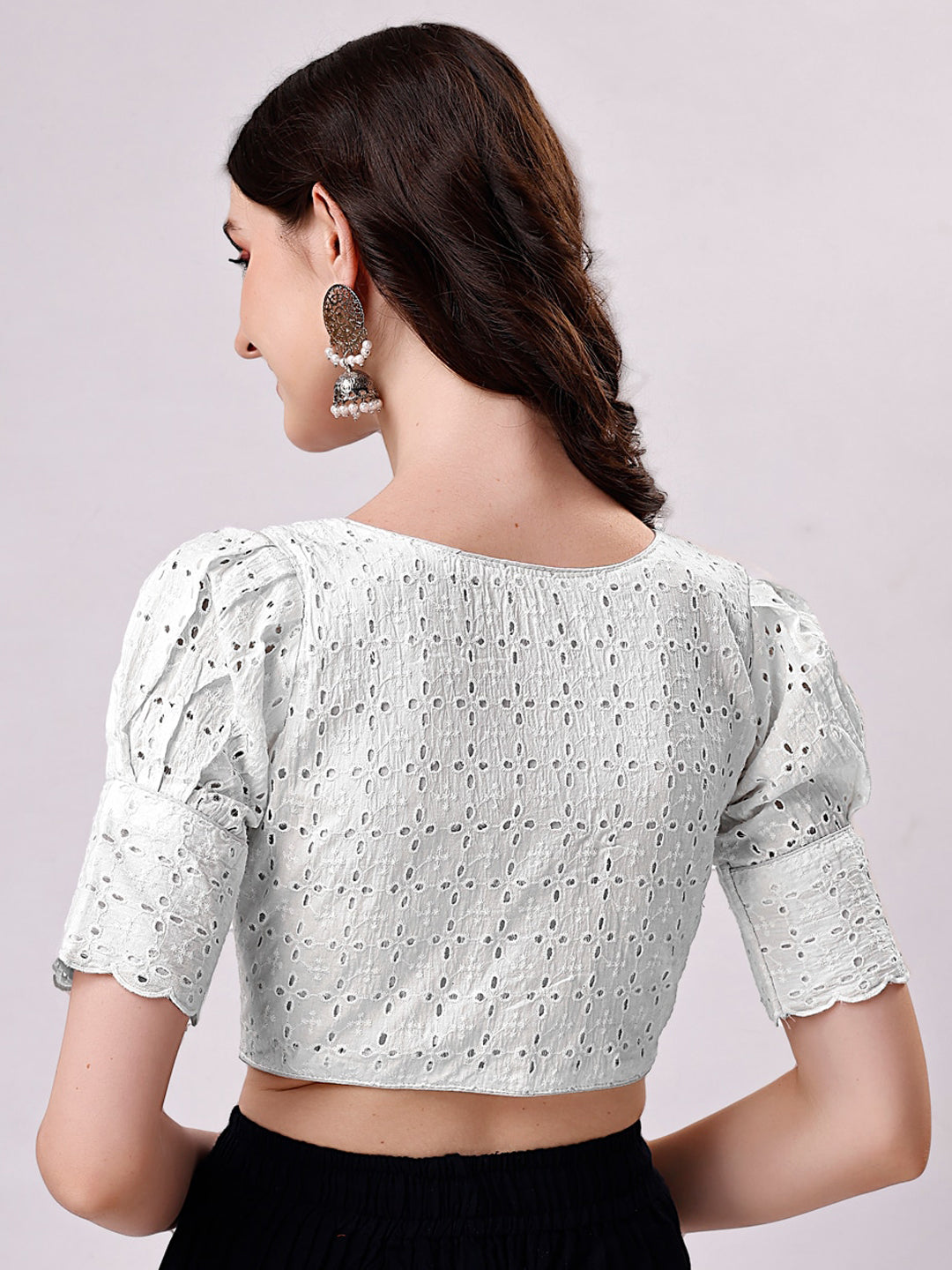 Tikhi Imli White Embroidered V-Neck Thread Work Detailed Cotton Saree Blouse