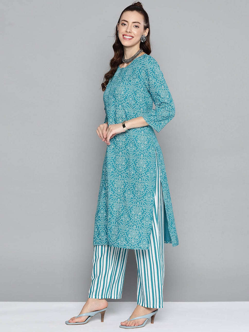 HERE&NOW Women Blue & White Bandhani Print Kurta with Striped Trousers