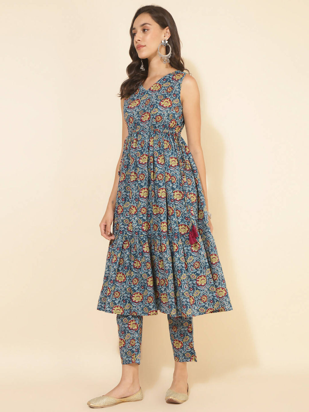 Janasya Women's Blue Cotton Floral Printed Casual Flared Kurta Set