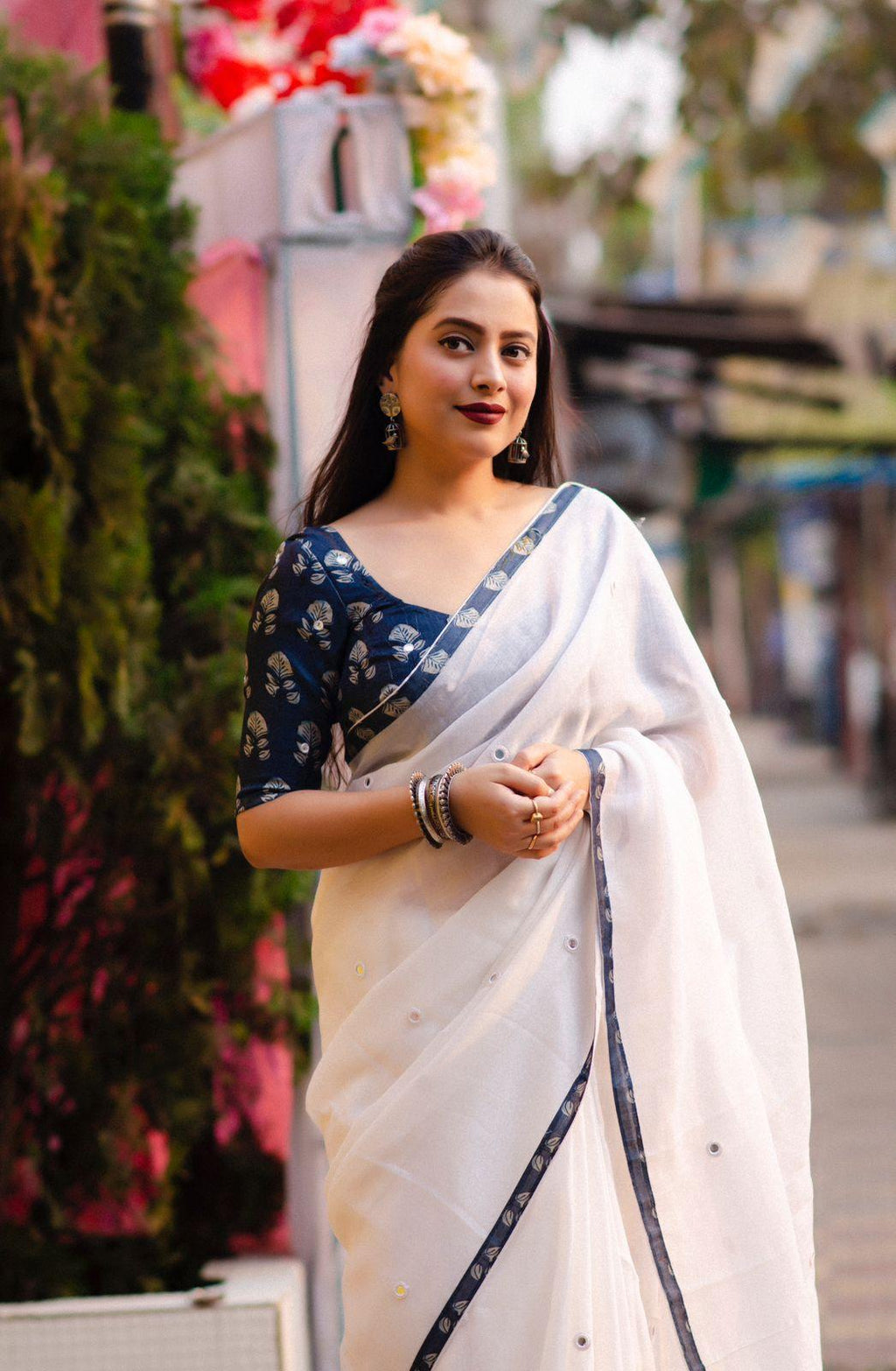 White Pure Linen Ethnic Motifs Saree with Unstitched Blouse - Hiral Fashion