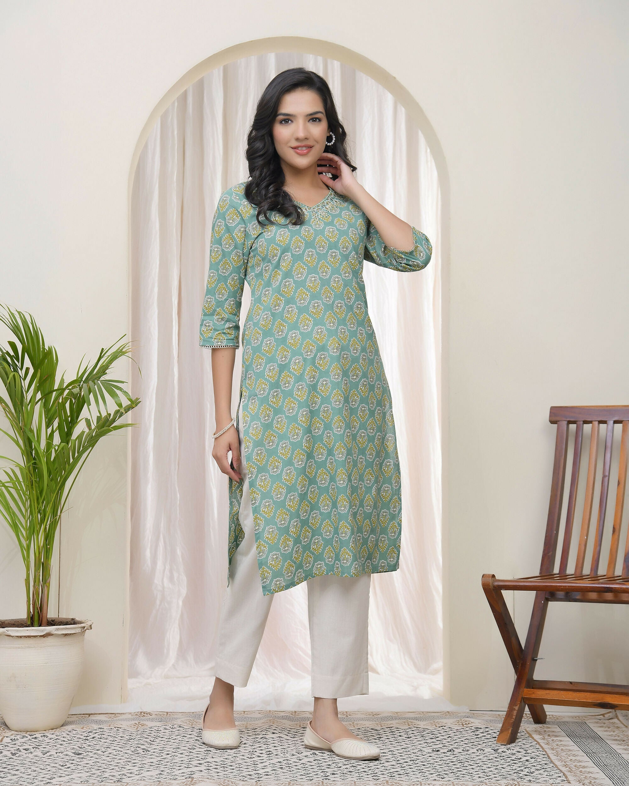 Vaasva Women Aqua Cotton Printed Straight Kurti With Pant