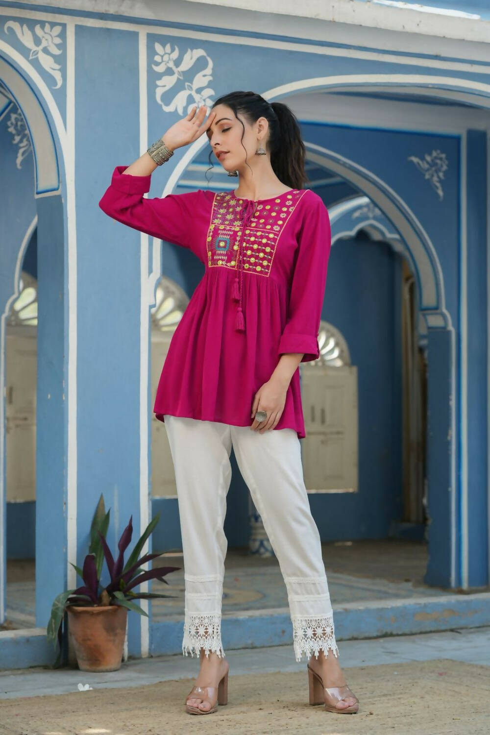 Juniper Women's Fuchsia Rayon Crepe Embroidered Straight Tunic