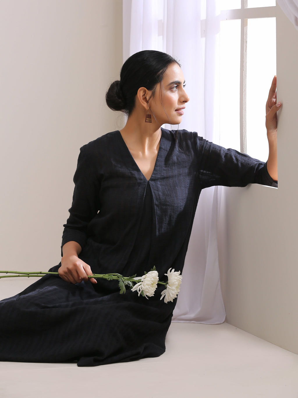 trueBrowns Black Dobby Neck Pleat Kurta Pant Set