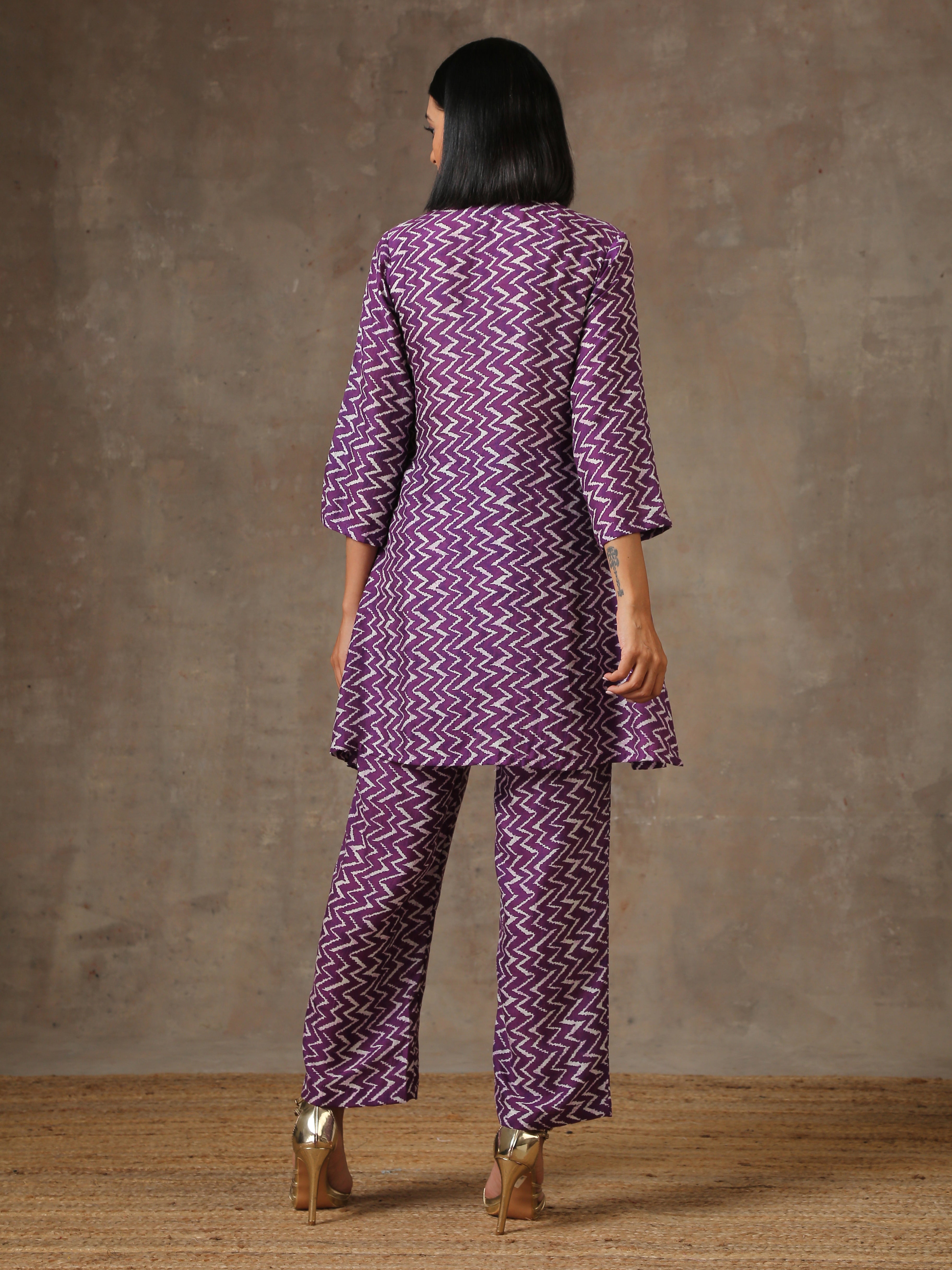 trueBrowns Purple White Lehariya Printed Silk Co-Ord Set