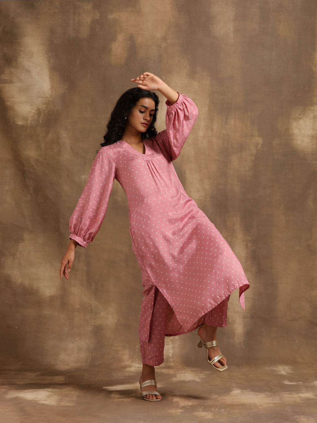 trueBrowns Light Mauve Bandhani Printed Silk Kurta Pant Set