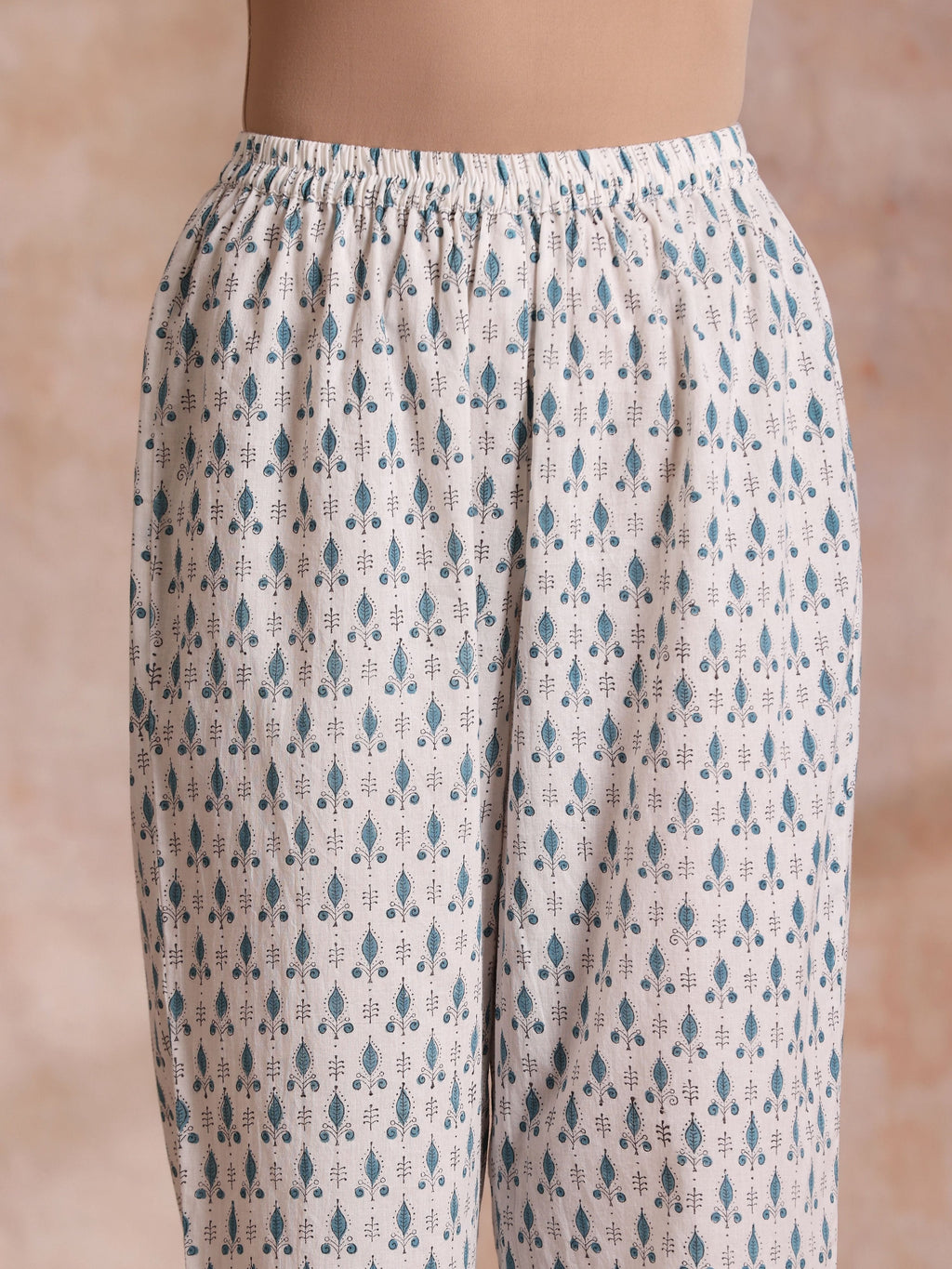 trueBrowns White With Teal Buta Block Print Cotton Front Neck Gathered Kurta Pant Set