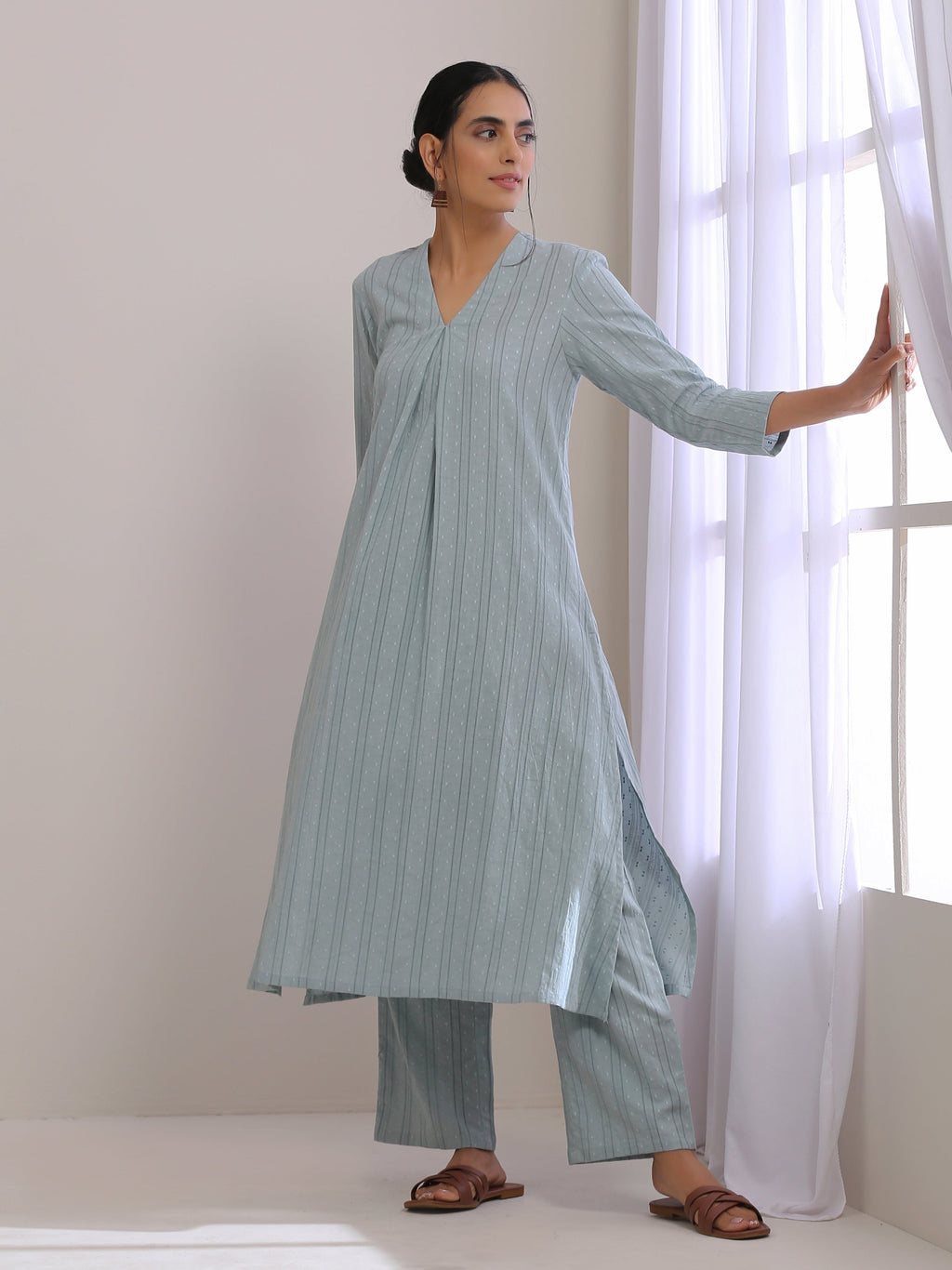 trueBrowns Eggshell Blue Dobby Neck Pleat Kurta Pant Set