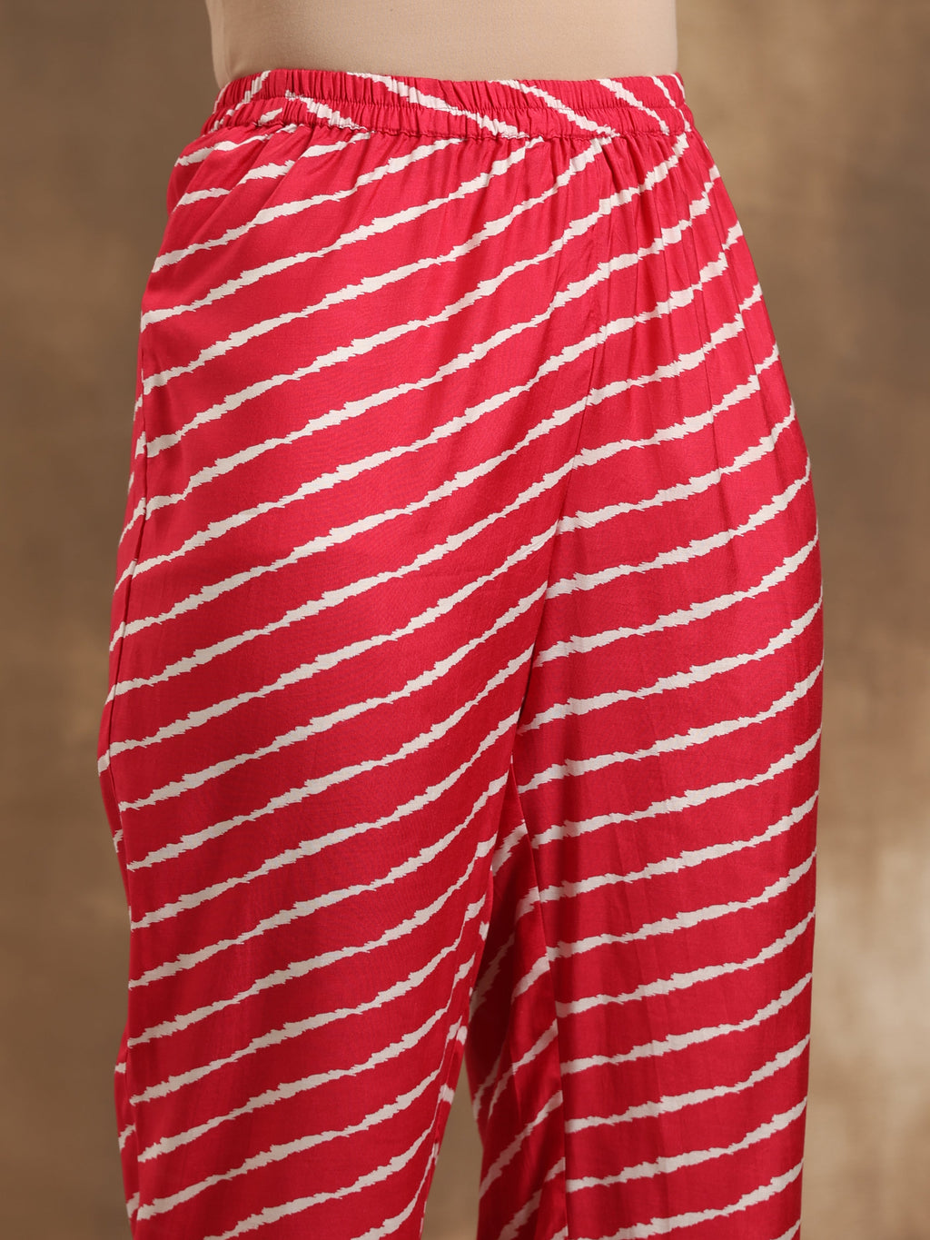 trueBrowns Pink Lehariya Printed Silk Kaftan Co-Ord Set