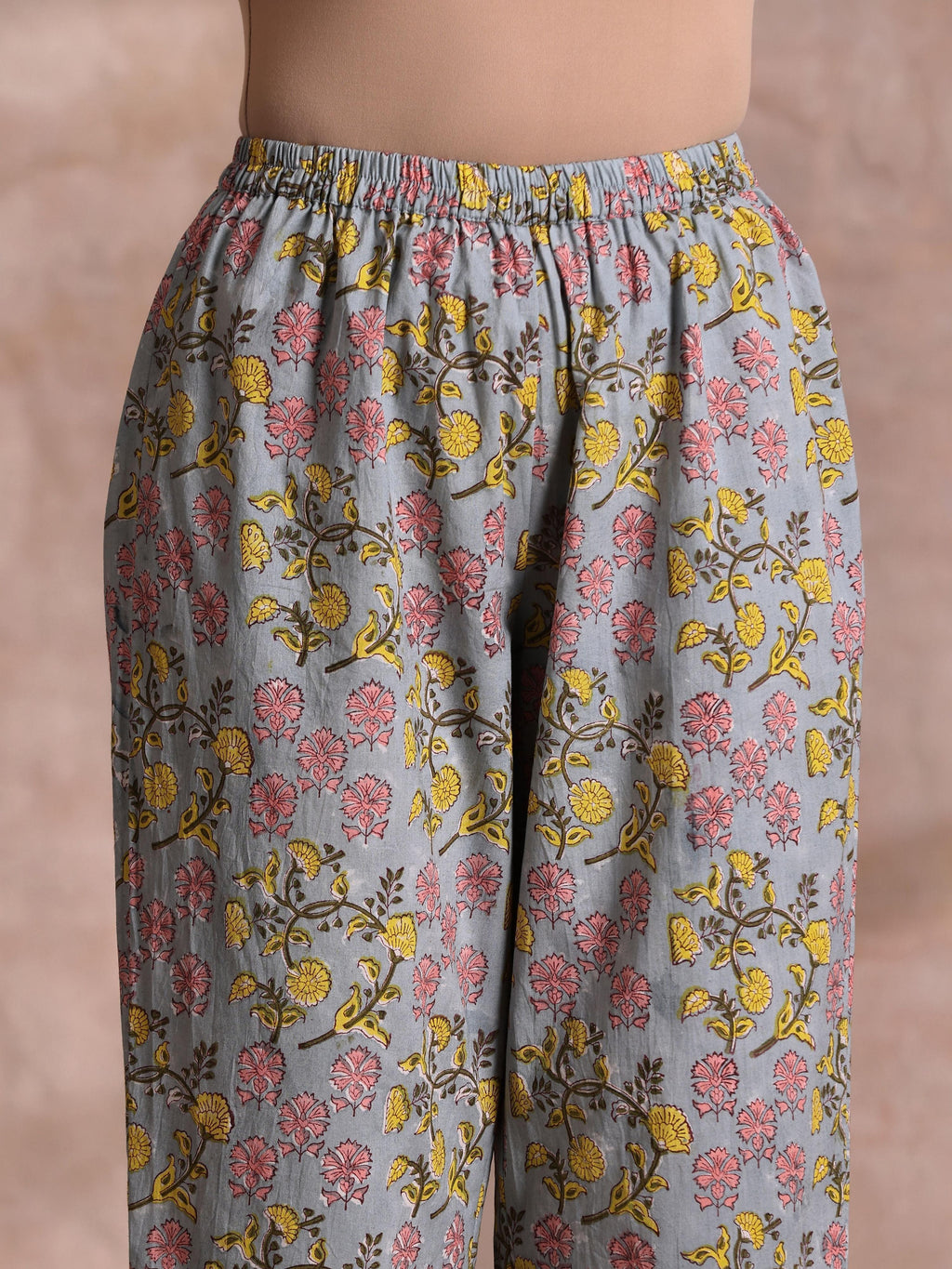 trueBrowns Grey Overall Floral Block Print Cotton Sleeveless Flared Kurta Pant Set