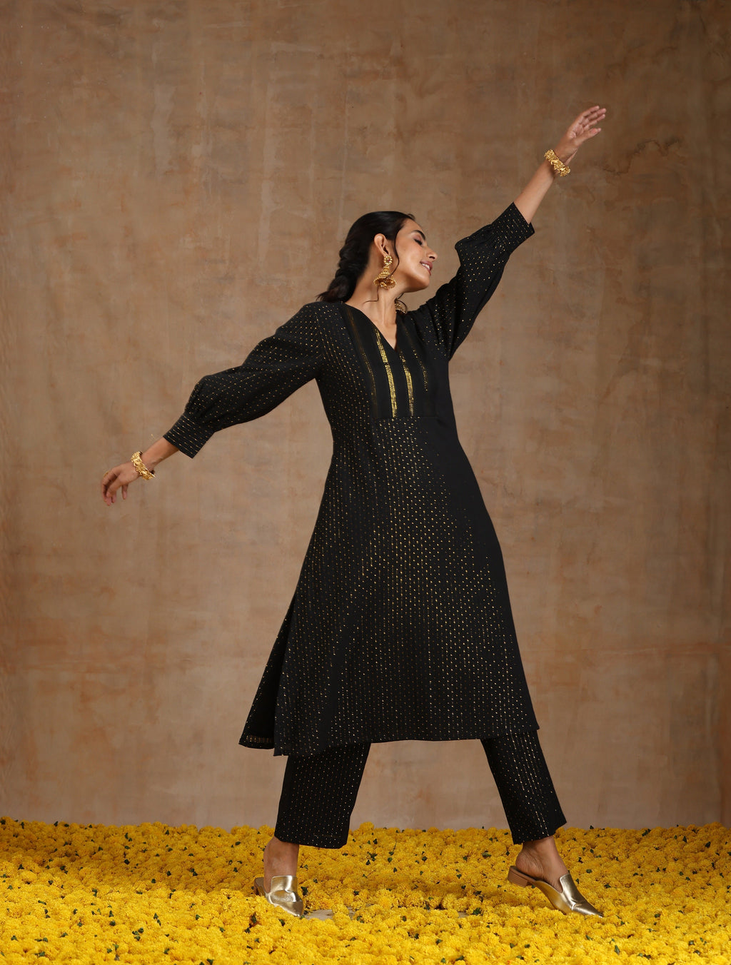 trueBrowns Black Gold Cotton Overlap Yoke Kurta Set