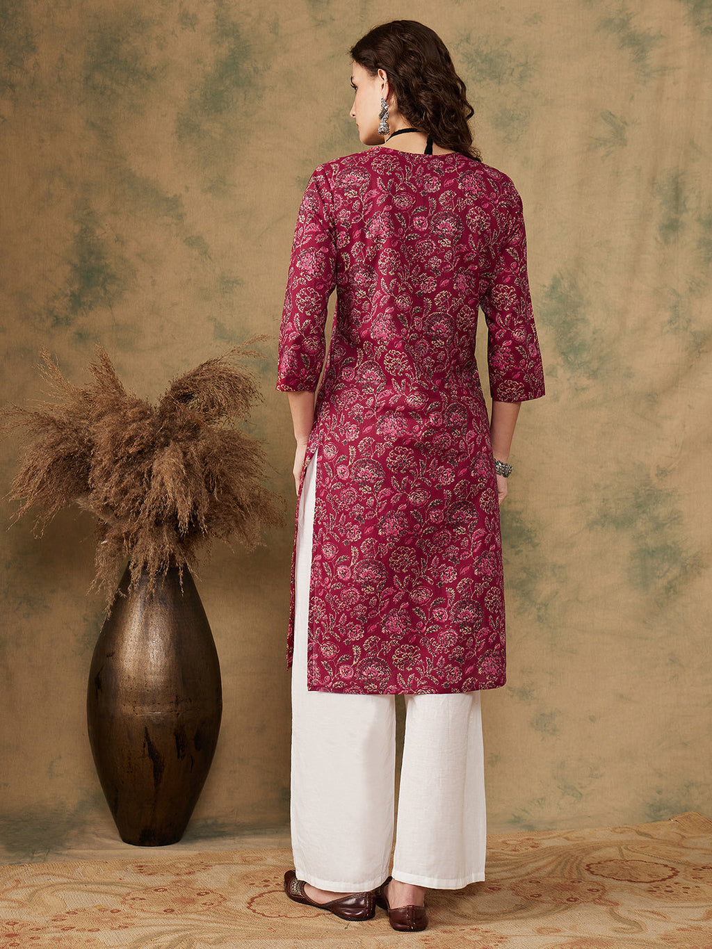 InWeave Women's Burgundy Maroon Print V Neck Lace Work Straight Kurta