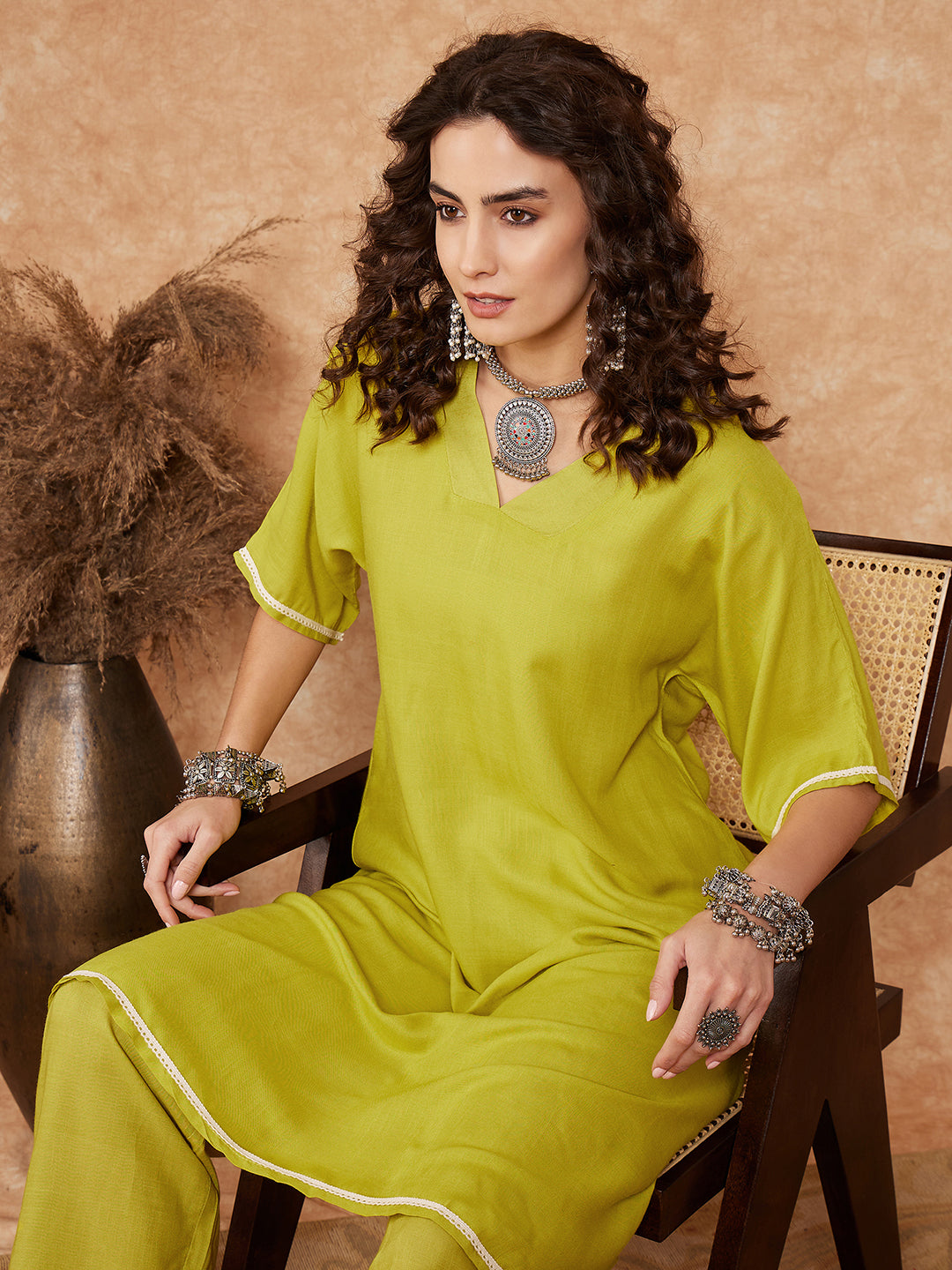 InWeave Women's Pear Green Solid Lace Work Kimono Sleeve Kurta Set