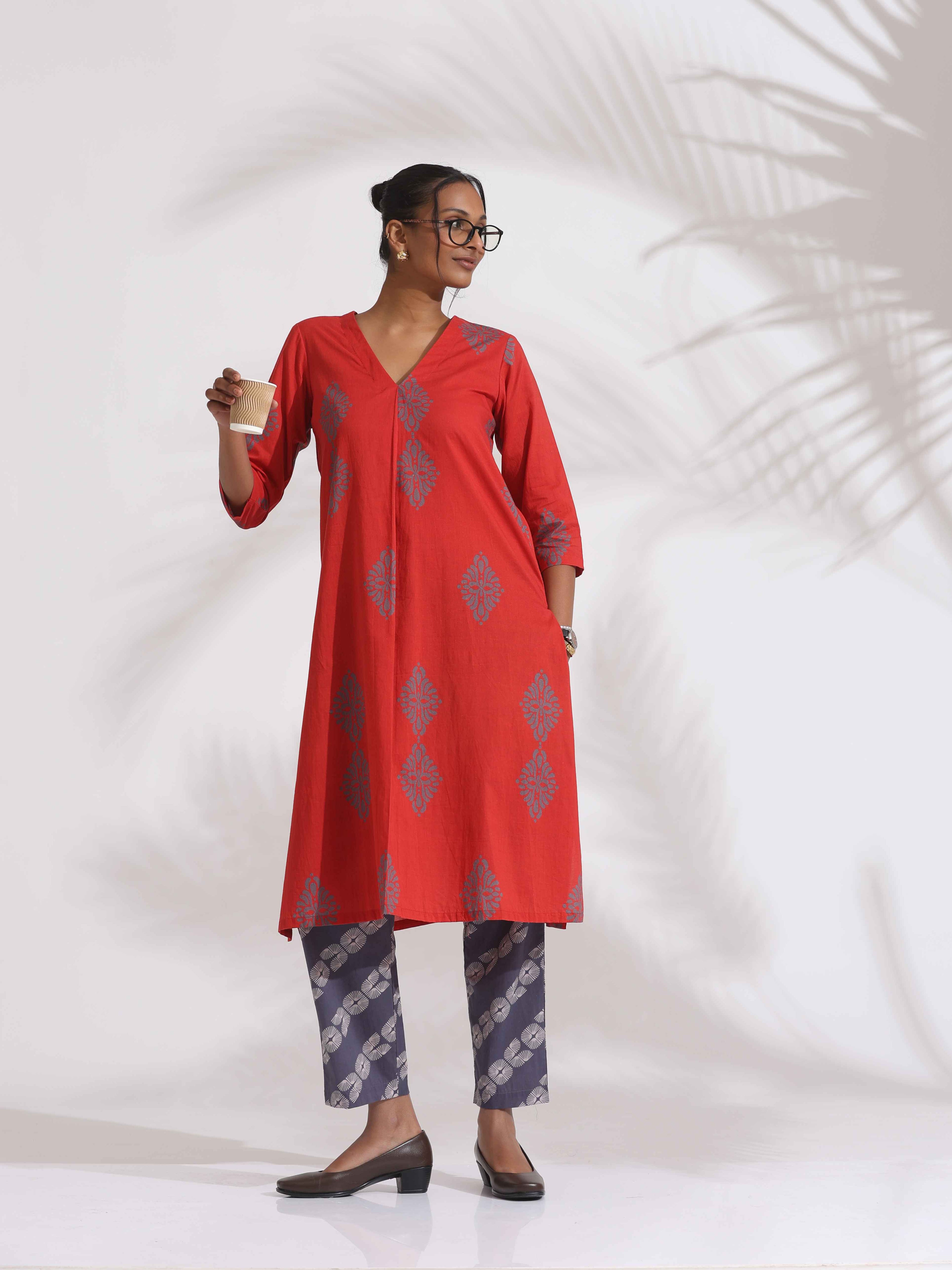 trueBrowns Red Cotton Print Kurta Set