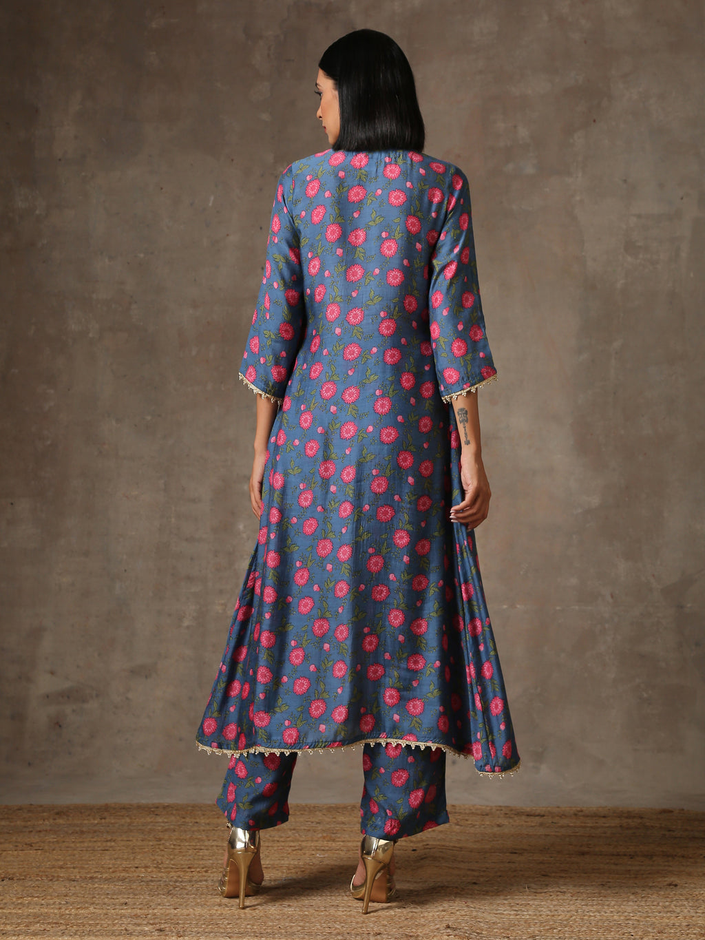 trueBrowns Blue Pink Printed Silk Kurta Pant Set