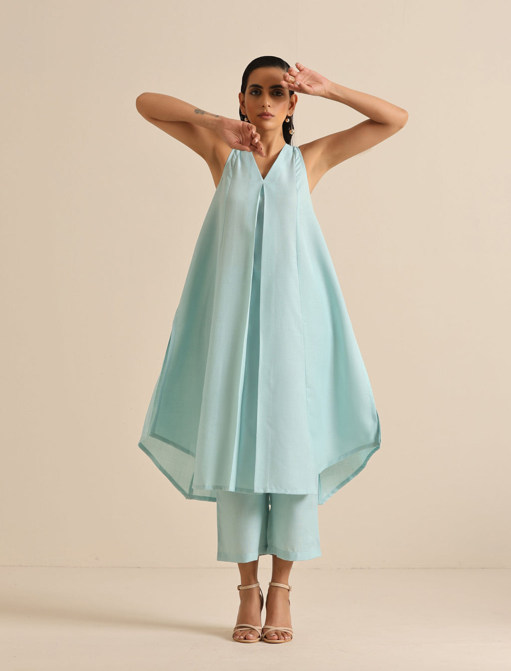 trueBrowns Sky Blue Slub Sleeveless Flared Kurta Pant Set