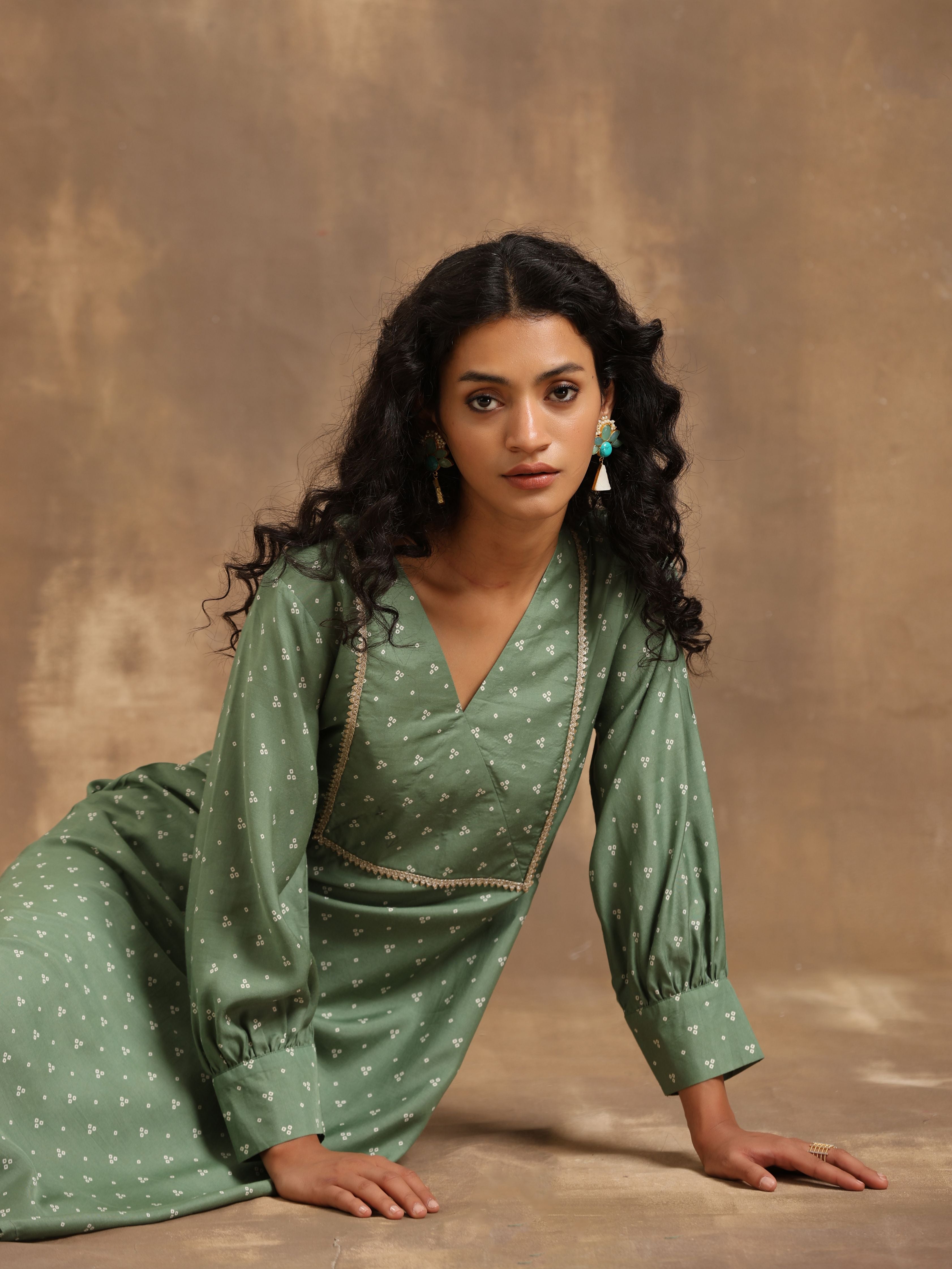 trueBrowns Light Green Bandhani Printed Silk Kurta Pant Set