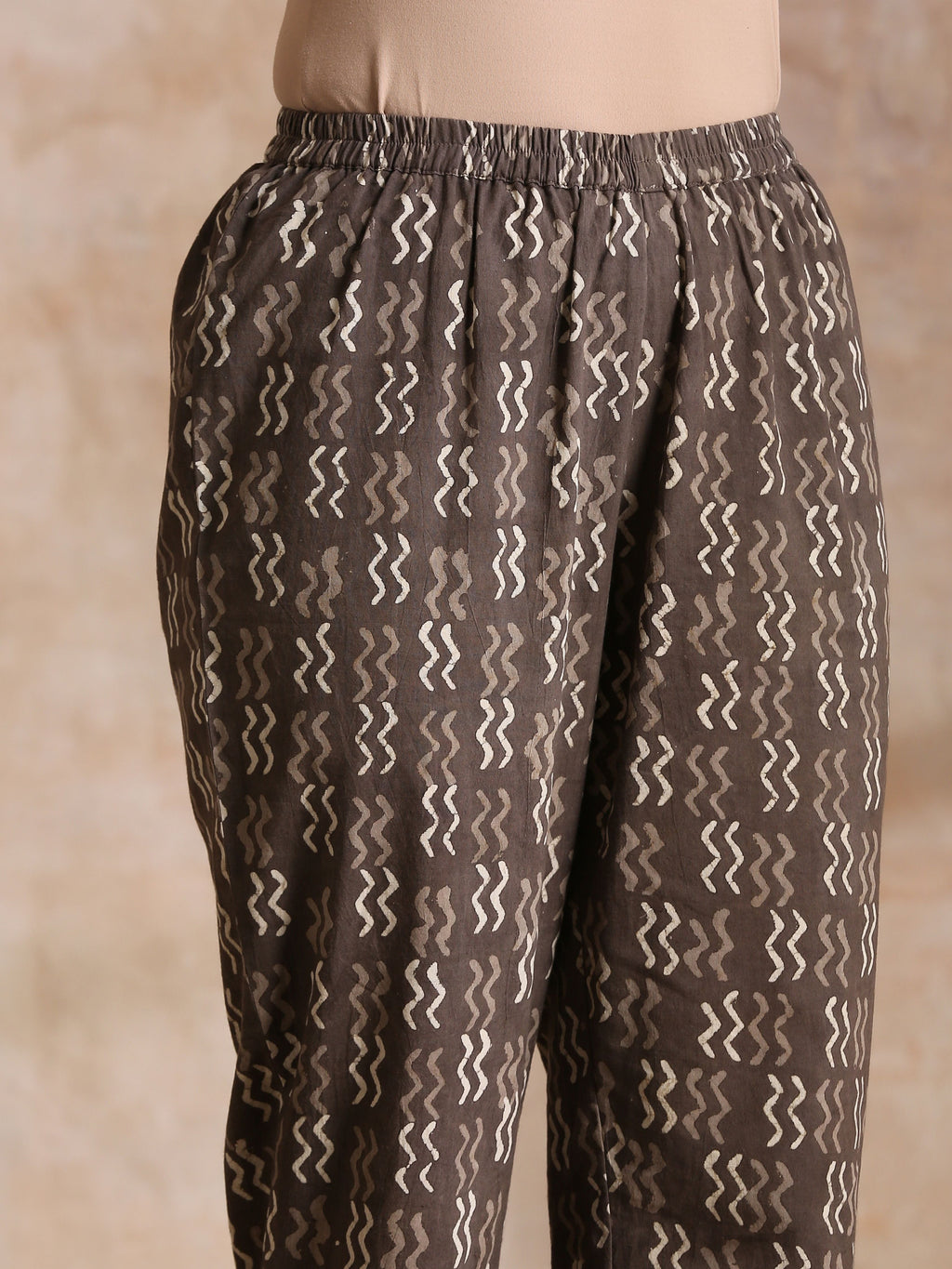 trueBrowns Clay Dabu Zig-Zag Motifs Print Cotton Flared Kurta Pant Set