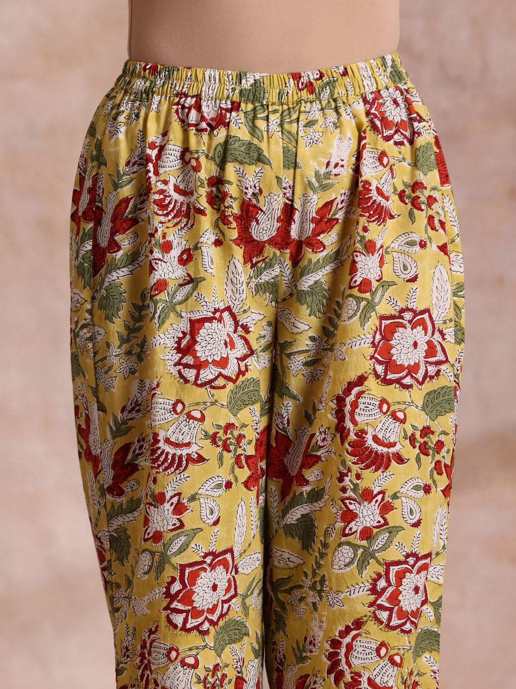 trueBrowns Red Overall Floral On White Cotton Block Print Kurta Pant Set