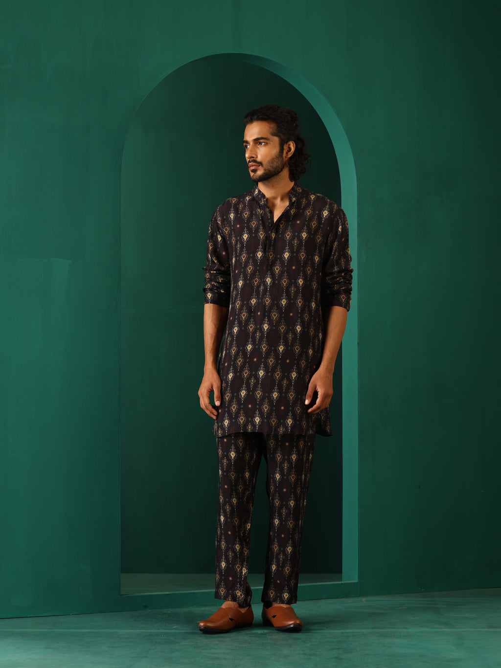 trueBrowns Men's Black Tonal Ikat Muslin Silk Printed Co-ord Set