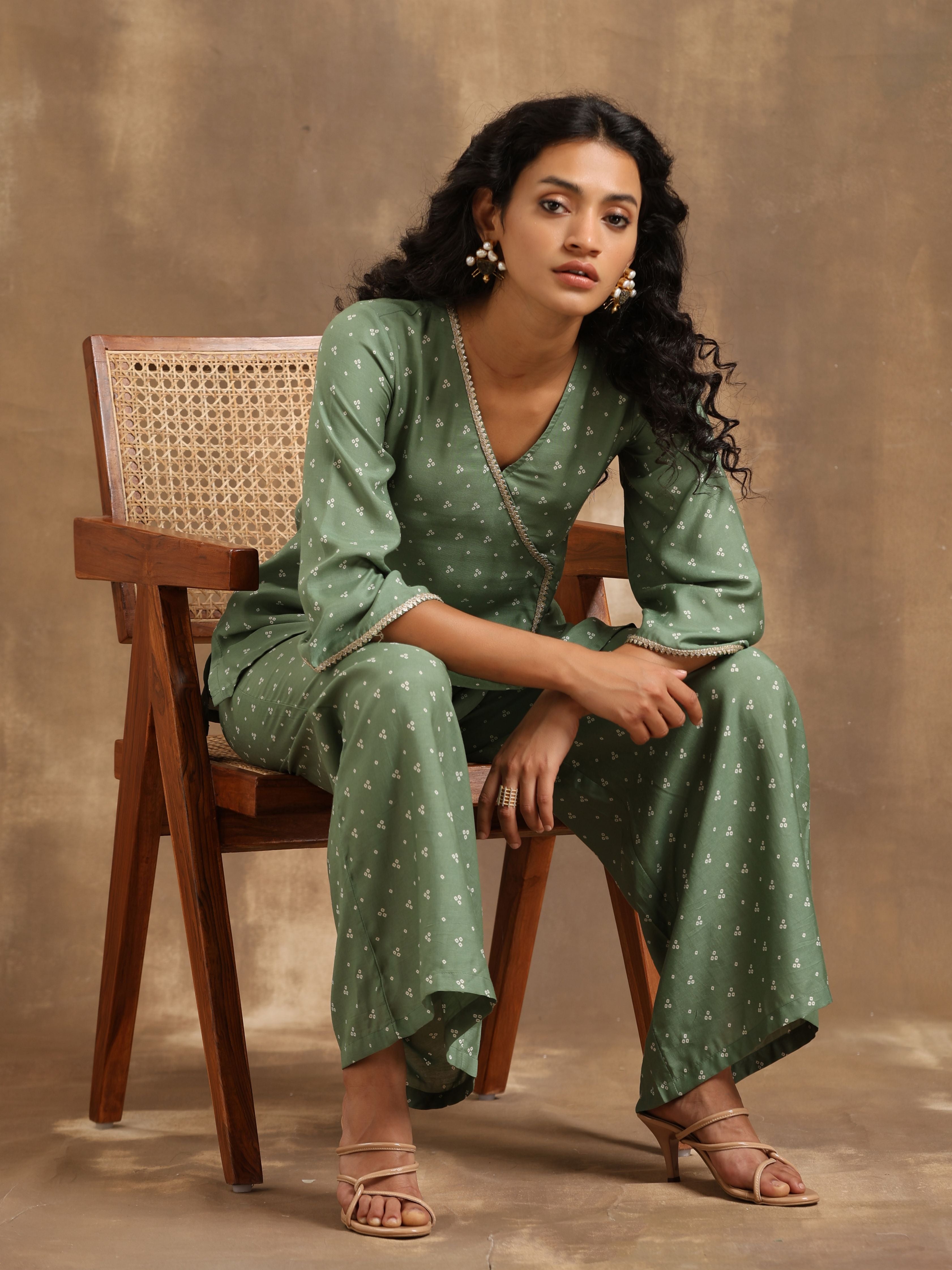 trueBrowns Light Green Bandhani Printed Silk Co-Ord Set