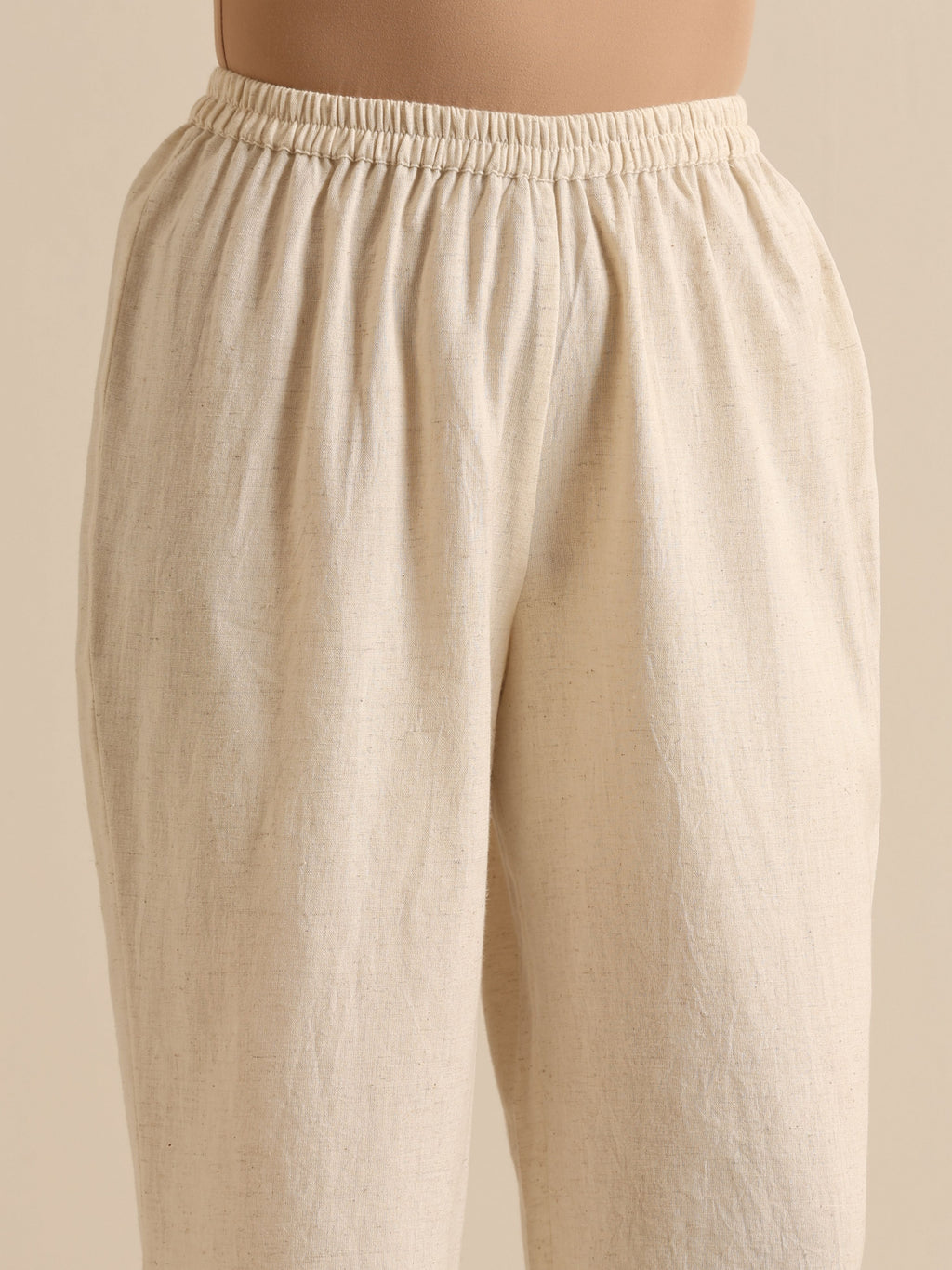 trueBrowns Off-White Sleeveless Kurta Pant Set