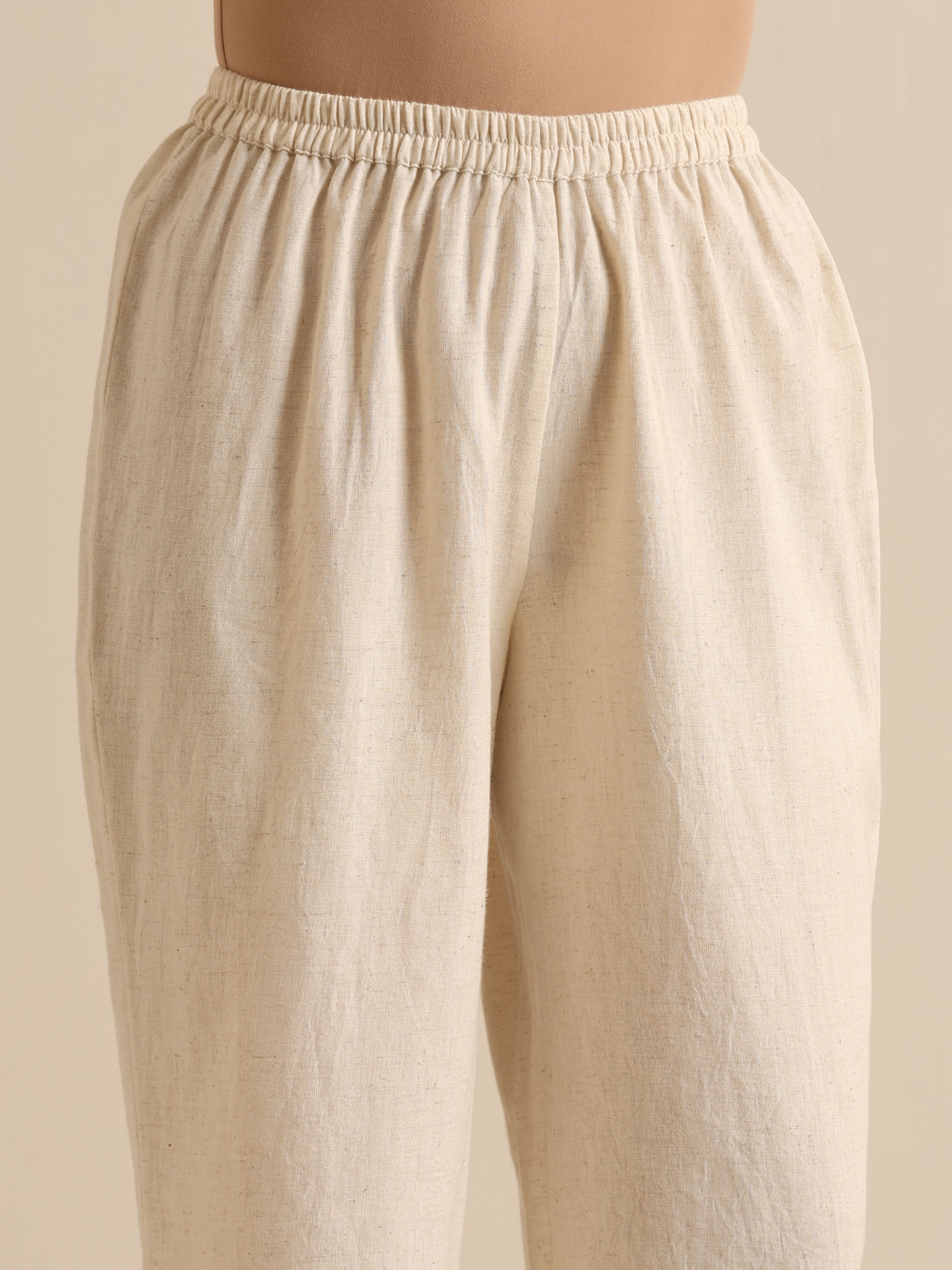 trueBrowns Off-White Sleeveless Kurta Pant Set